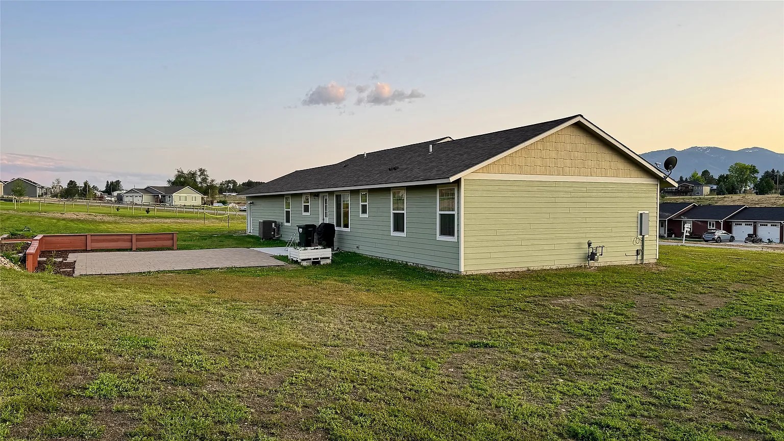 668 Winding Creek Trail Property Photo 4