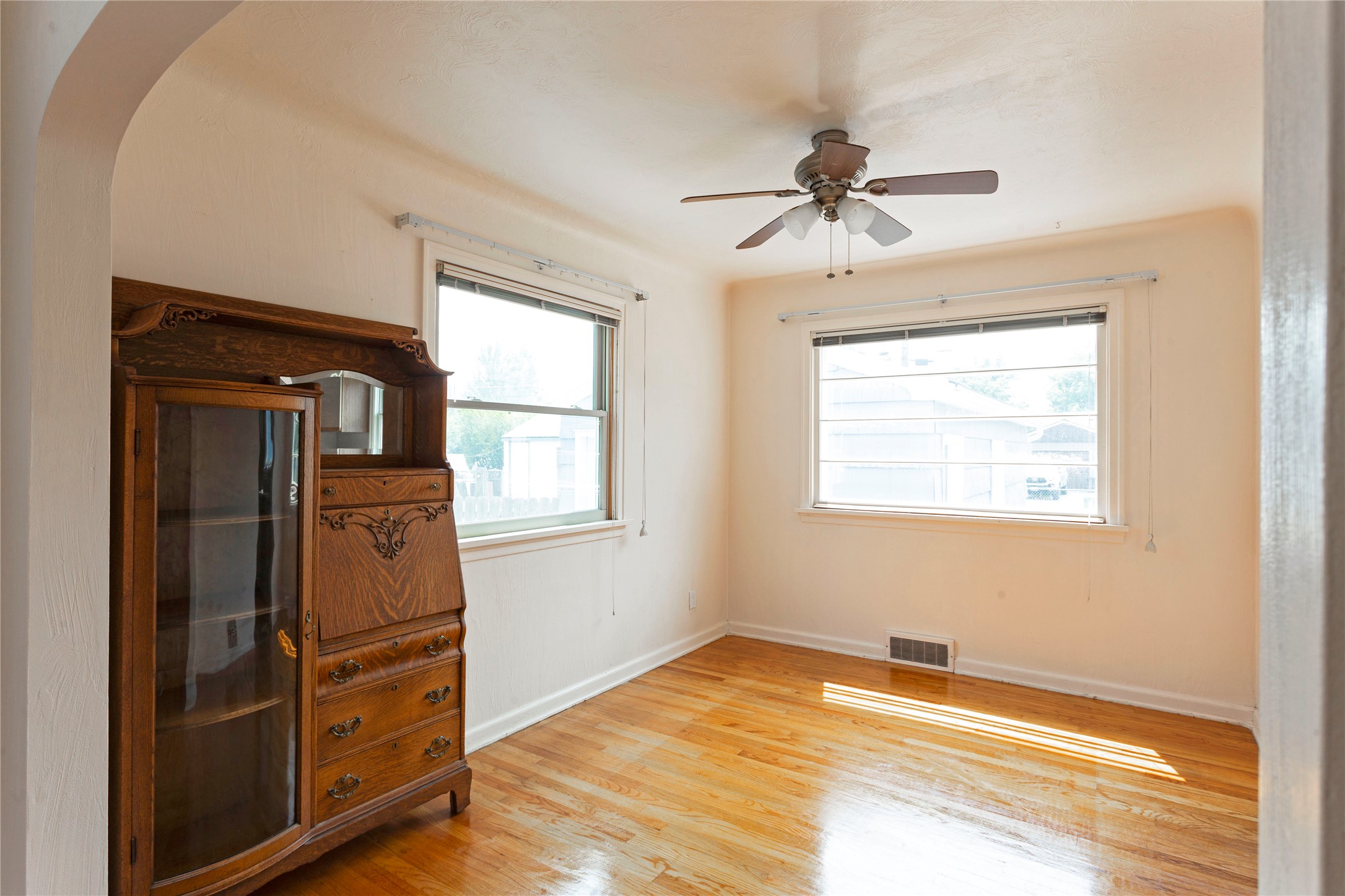511 Livingston Avenue Property Photo 6