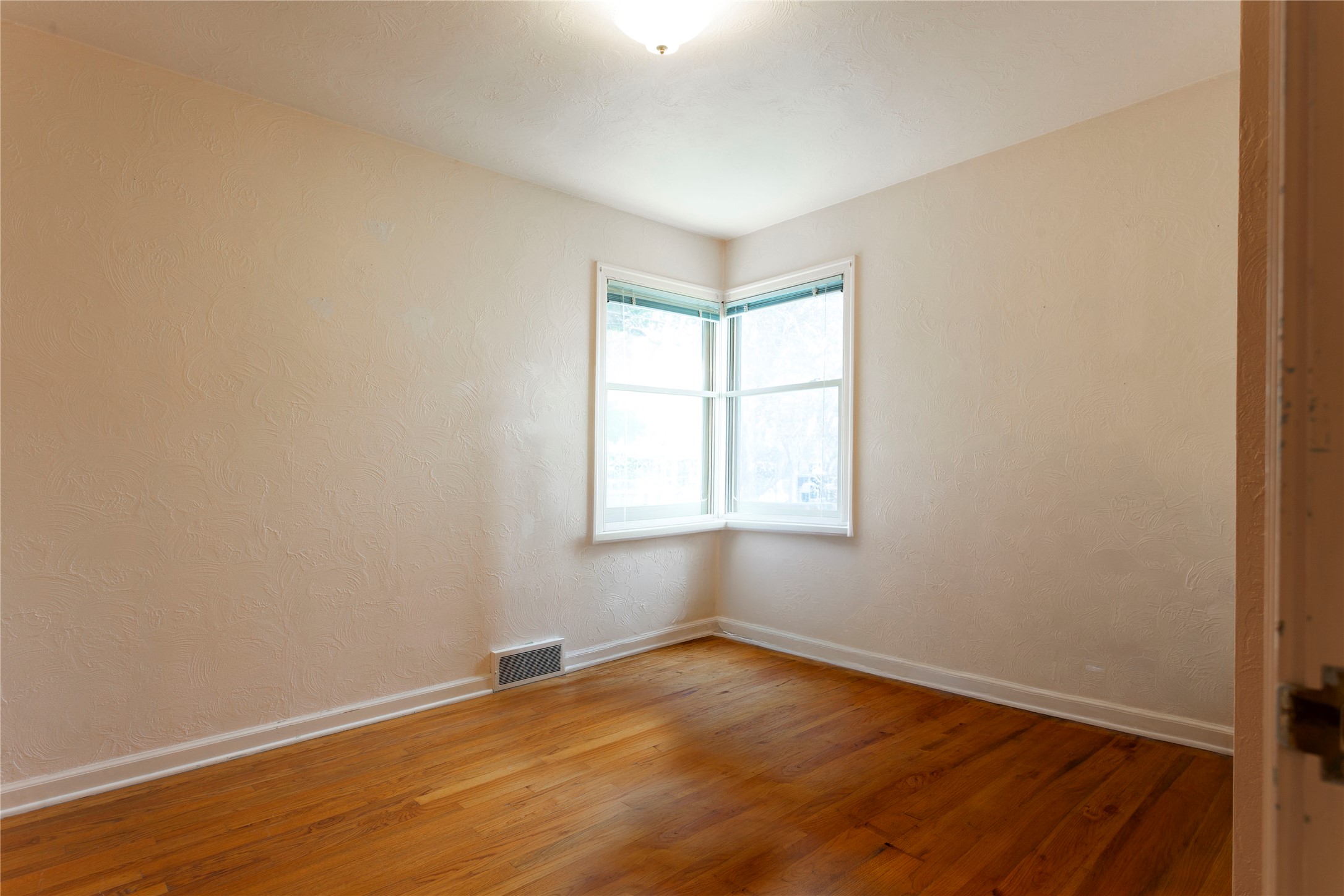 511 Livingston Avenue Property Photo 10