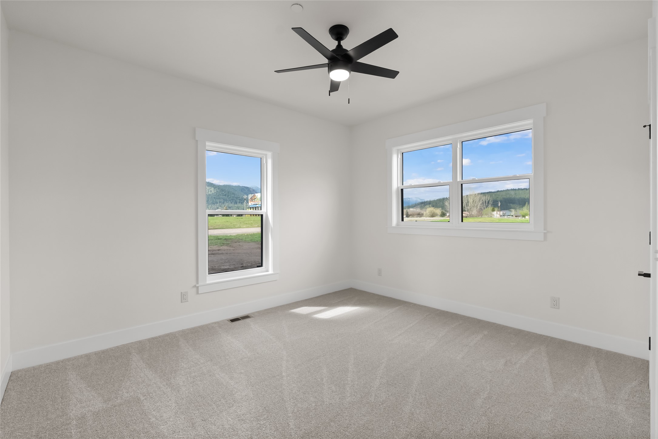 23968 Summit Point Road Property Photo 11