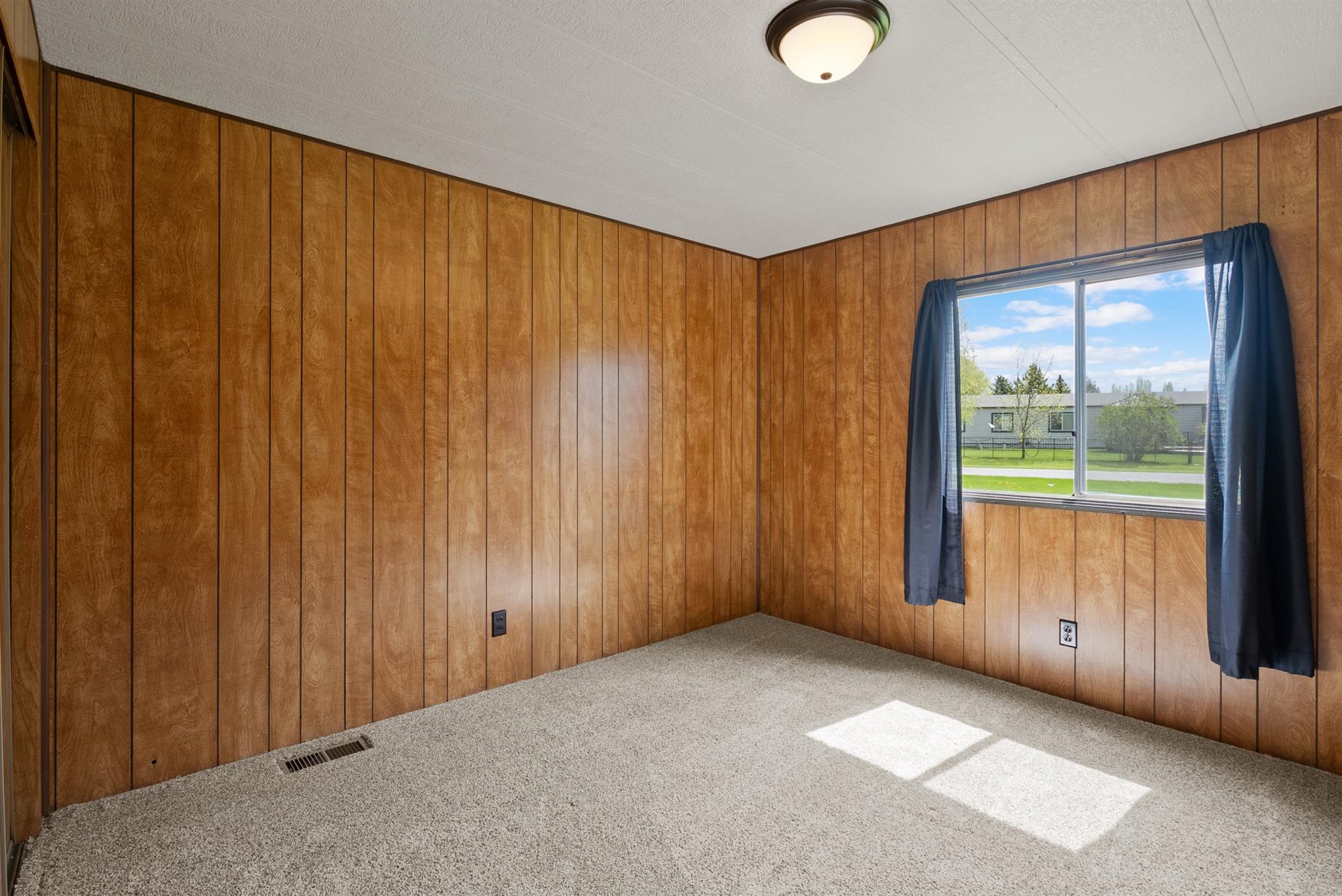 440 Kings Way Property Photo 10