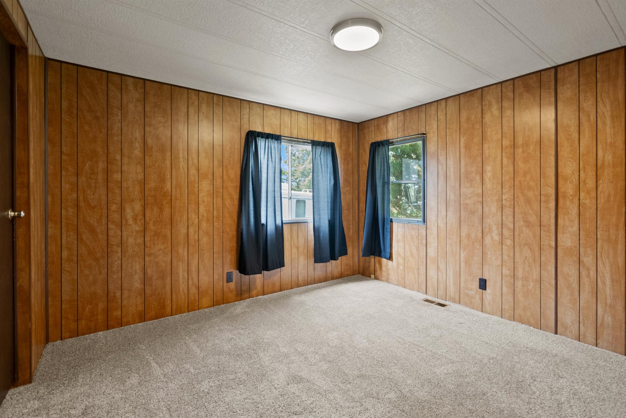 440 Kings Way Property Photo 12