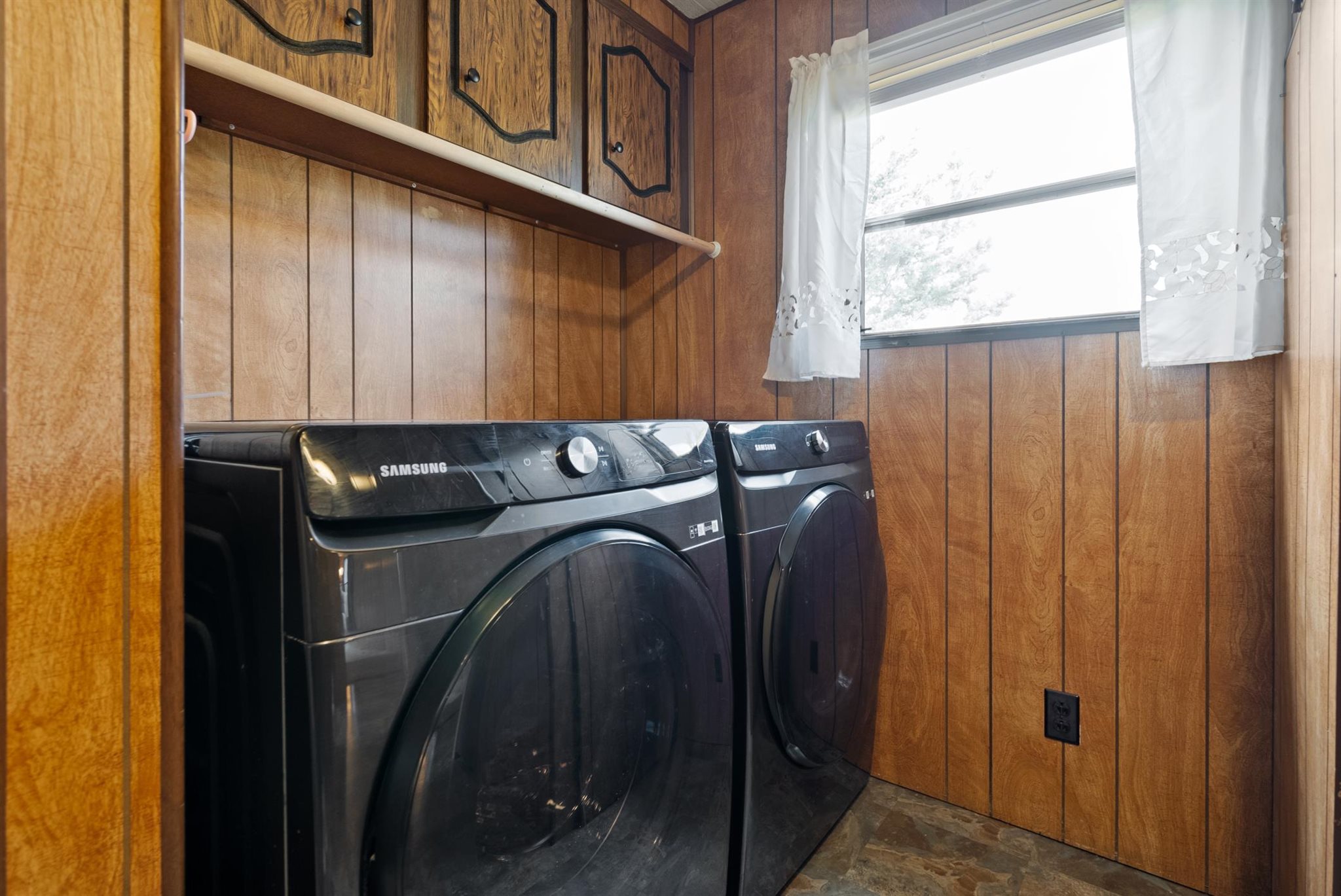 440 Kings Way Property Photo 17
