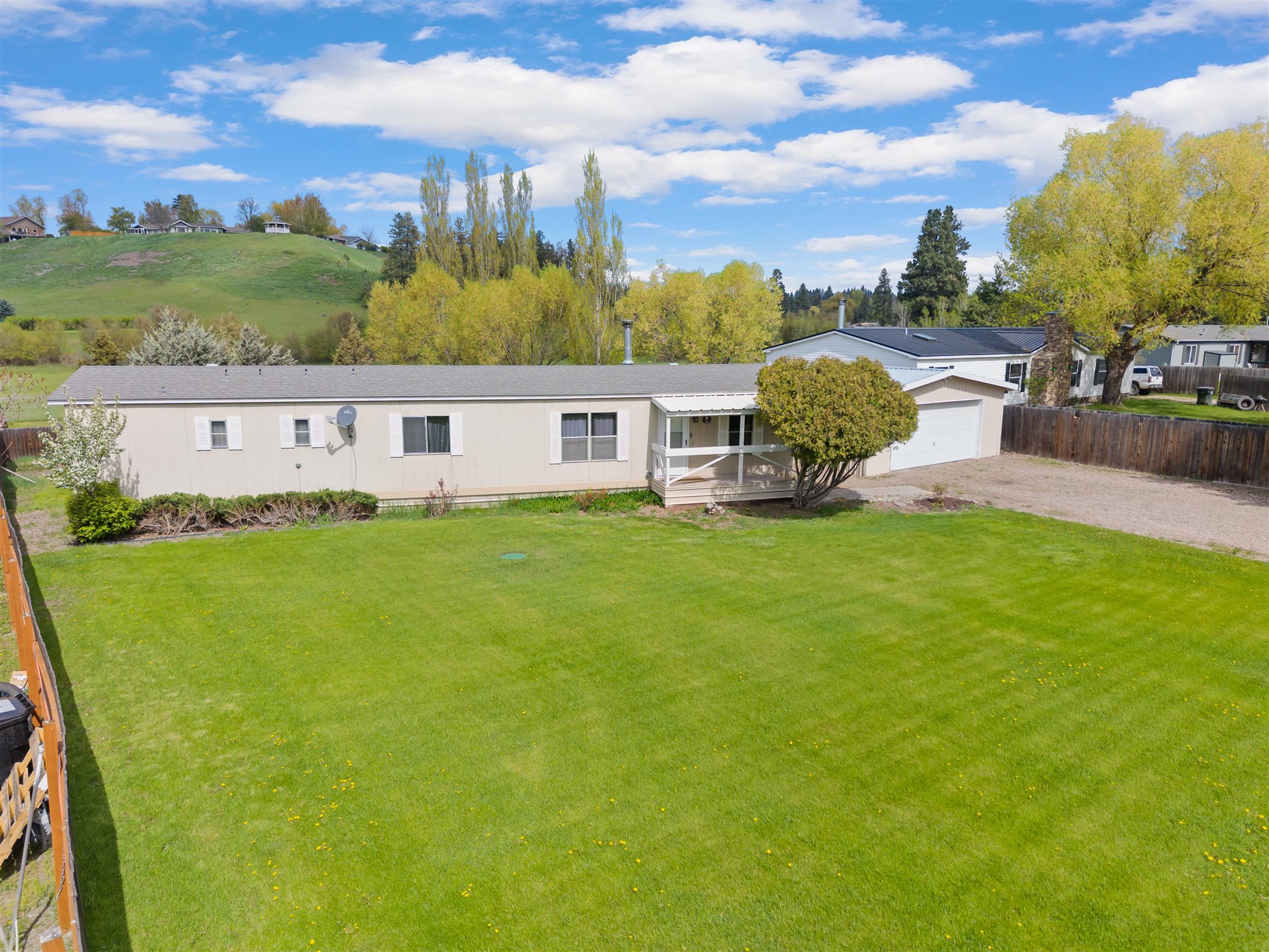 440 Kings Way Property Photo 38