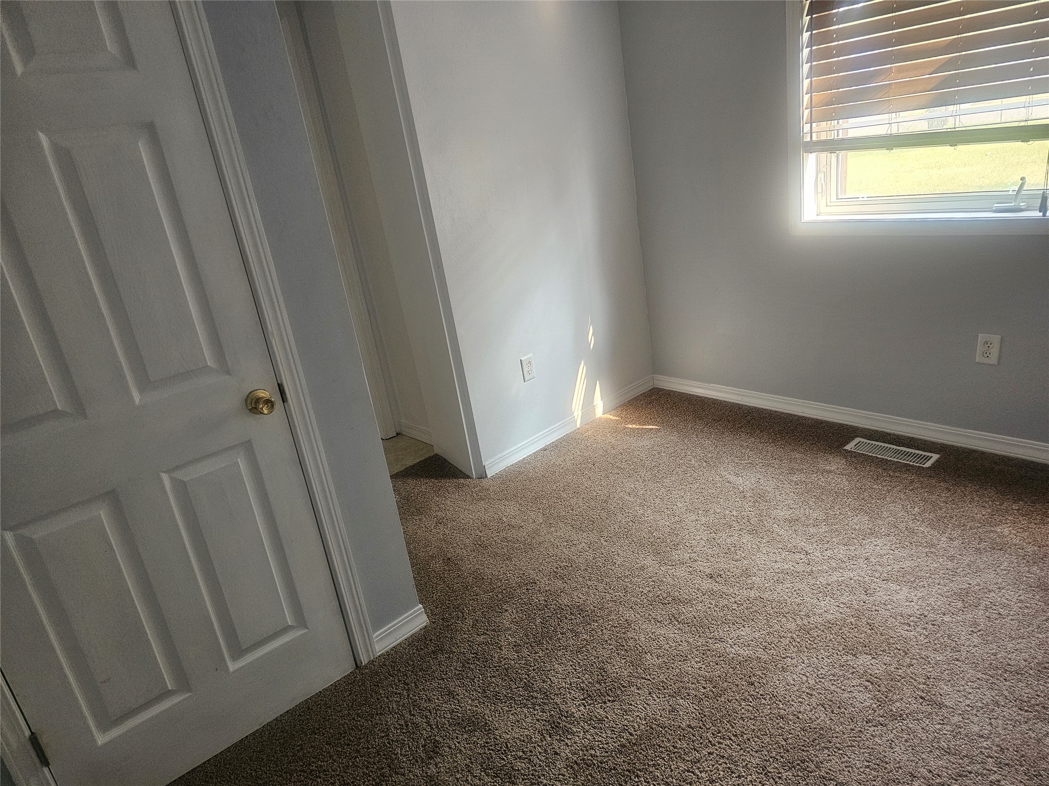 716 8th Street S Property Photo 6