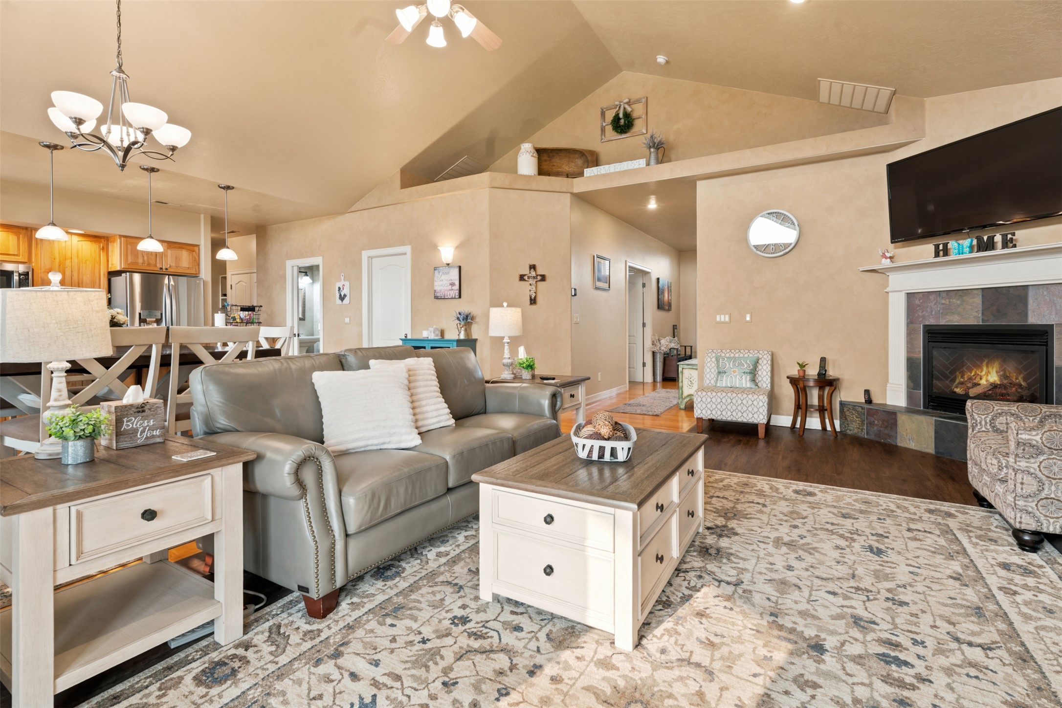 126 Jet Lane Property Photo 11