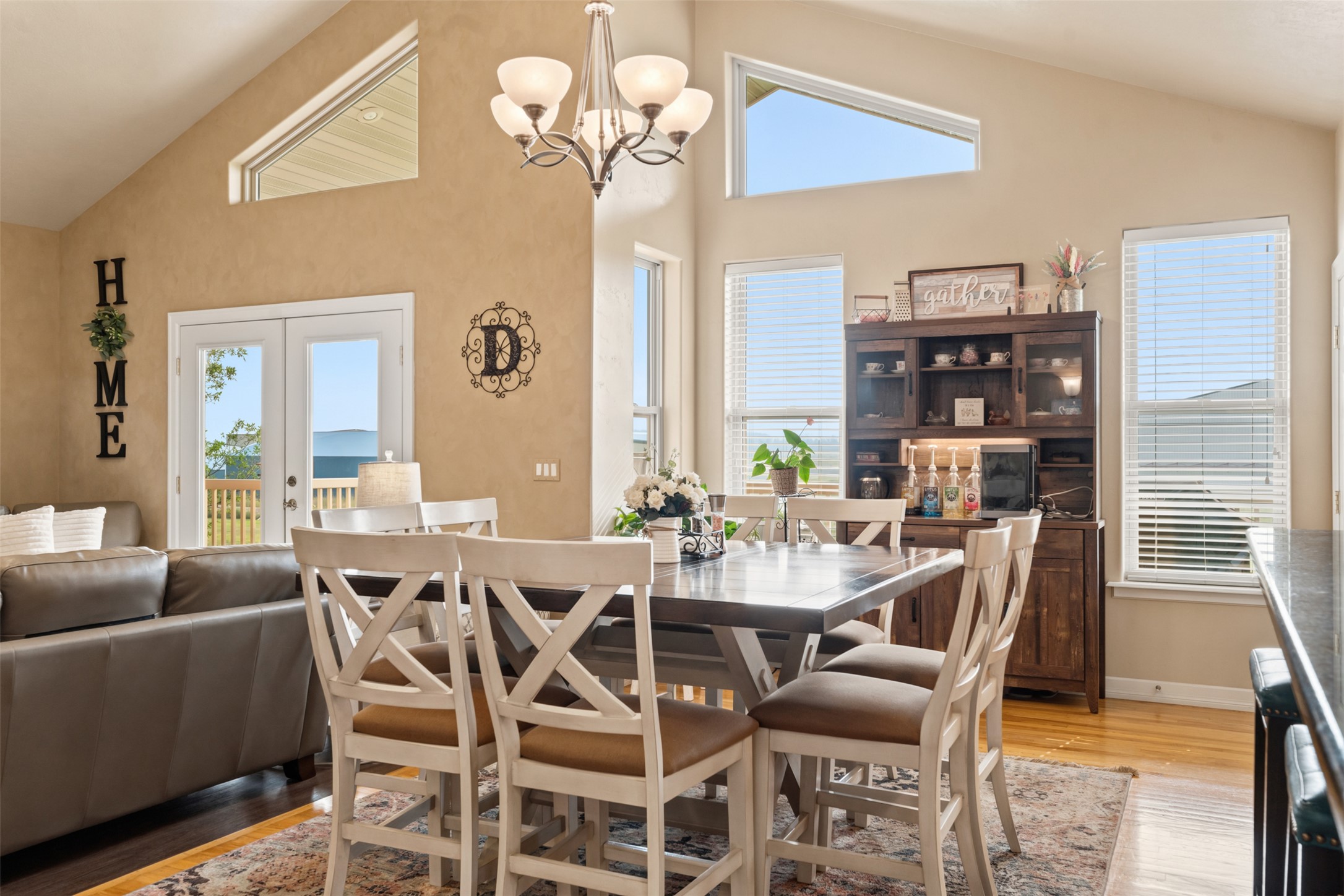 126 Jet Lane Property Photo 12