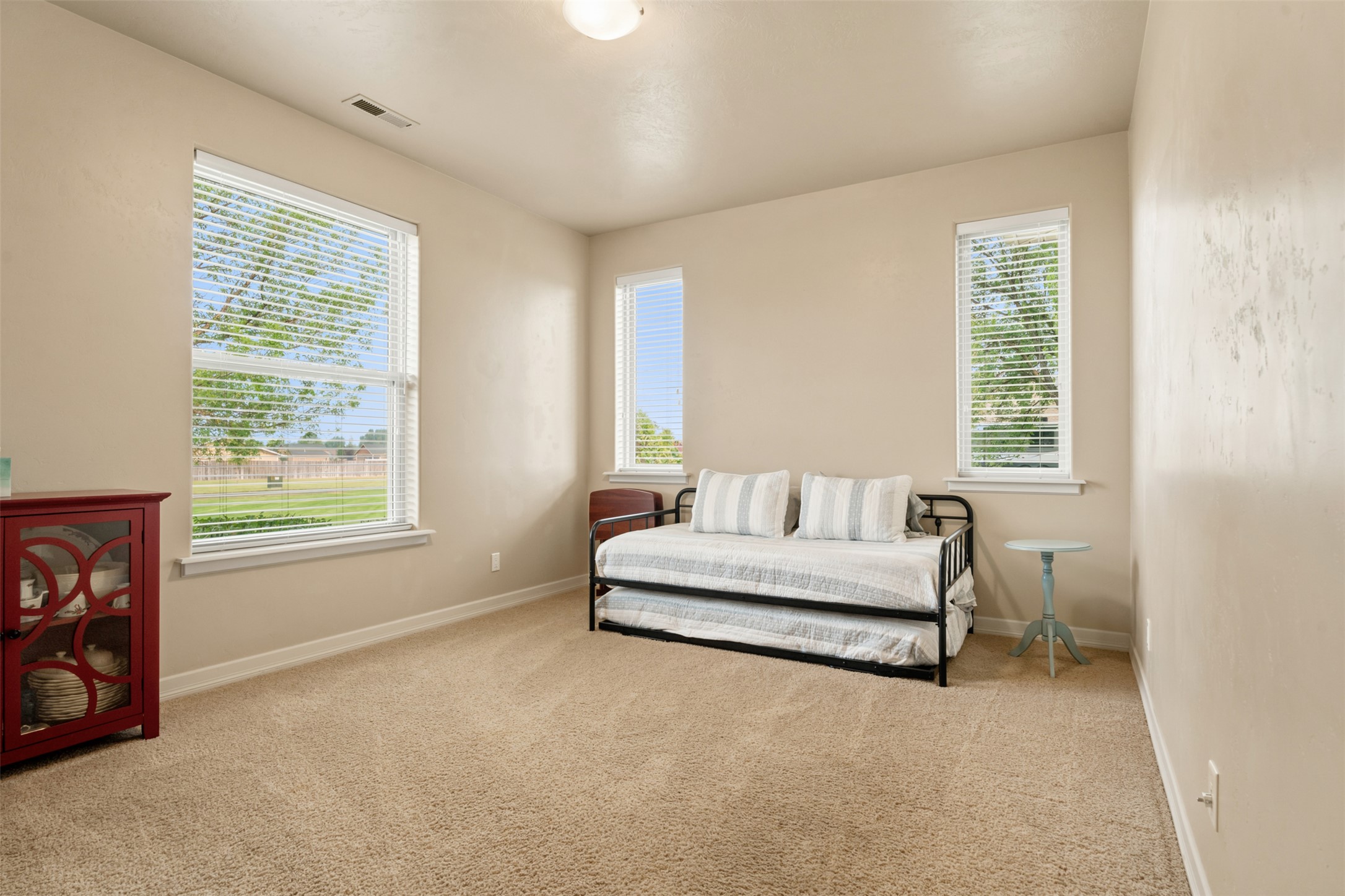 126 Jet Lane Property Photo 20
