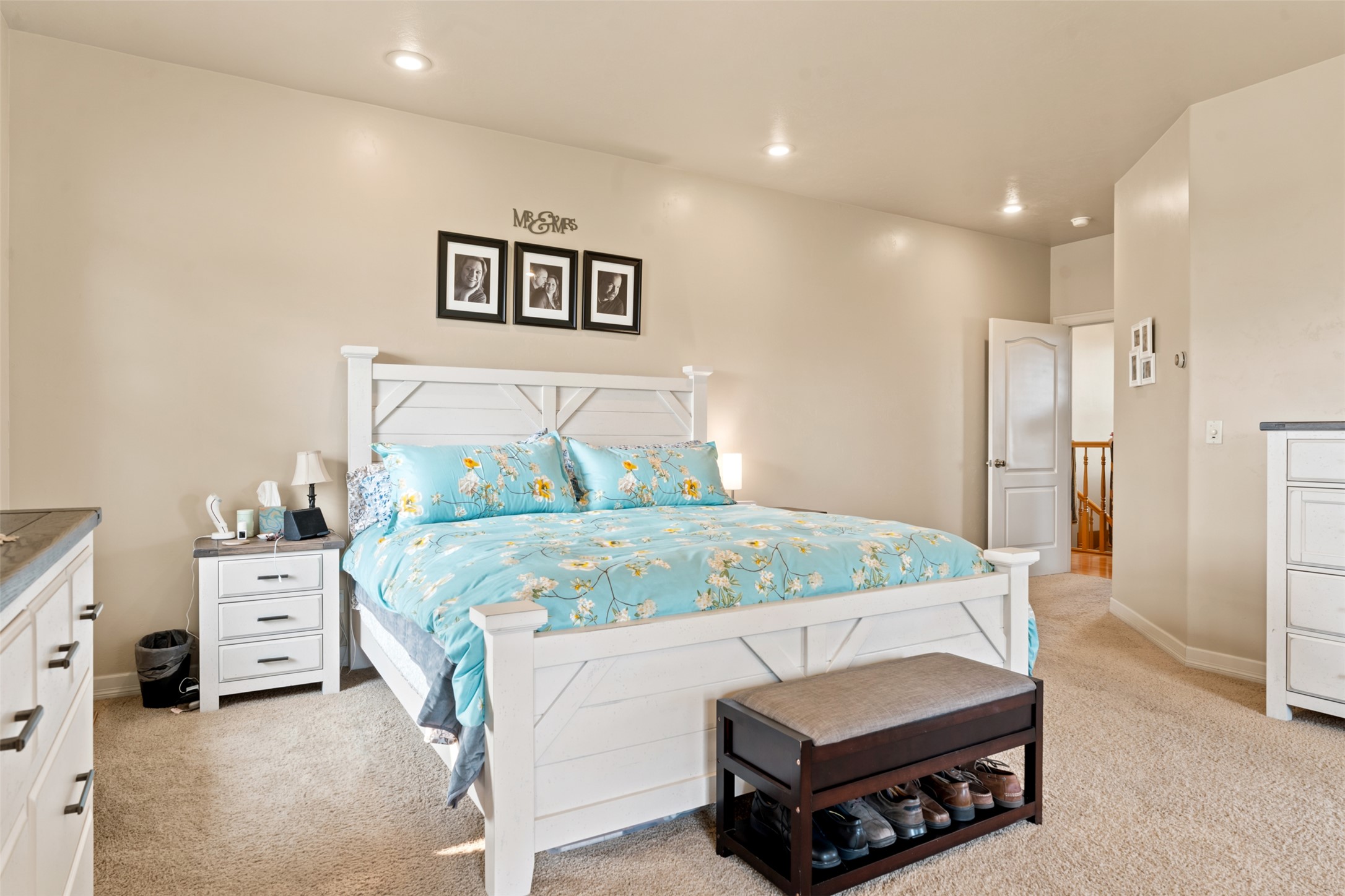 126 Jet Lane Property Photo 23