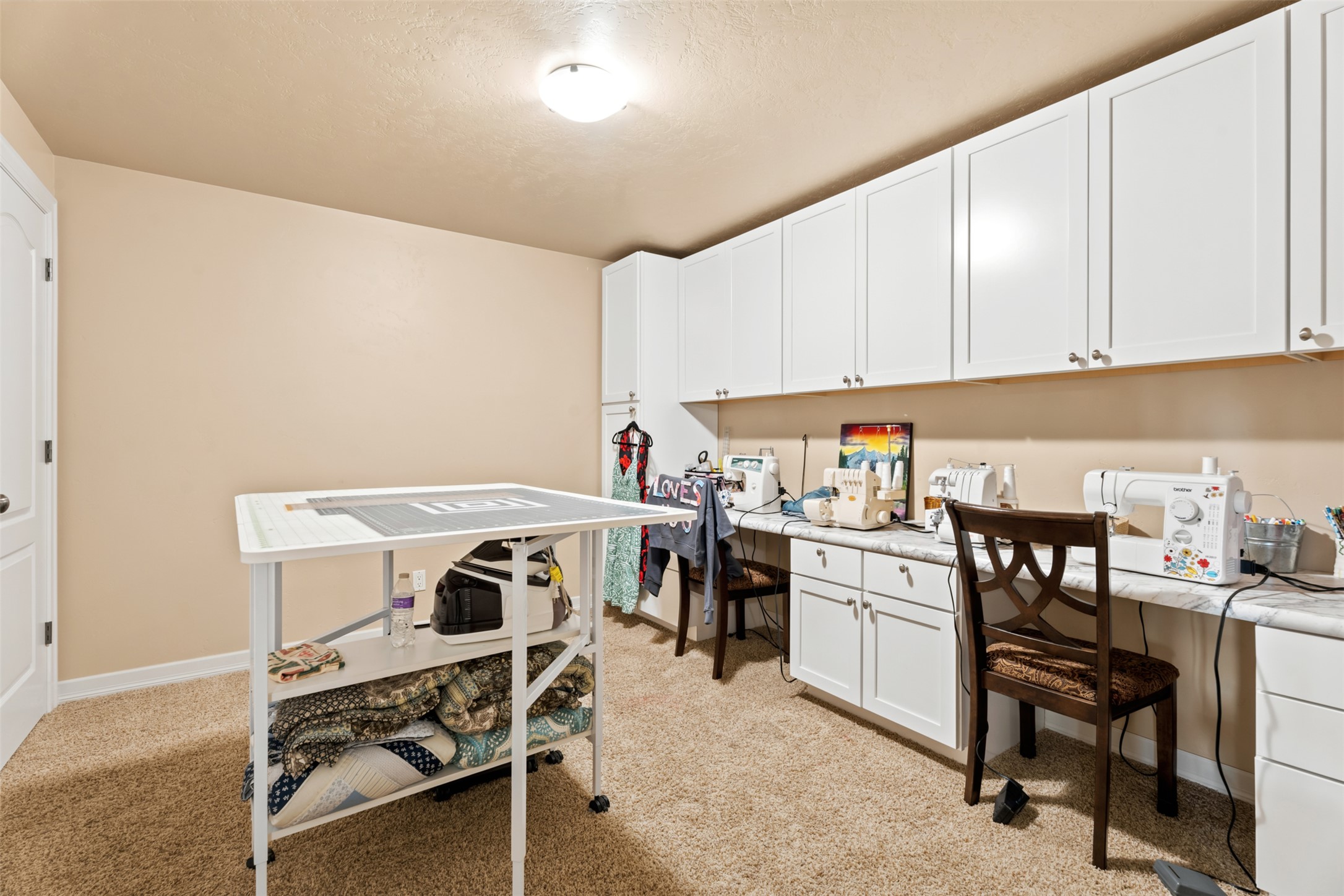 126 Jet Lane Property Photo 27