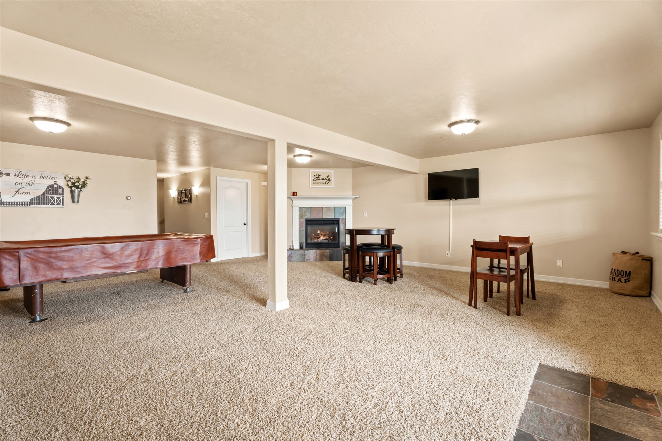 126 Jet Lane Property Photo 30