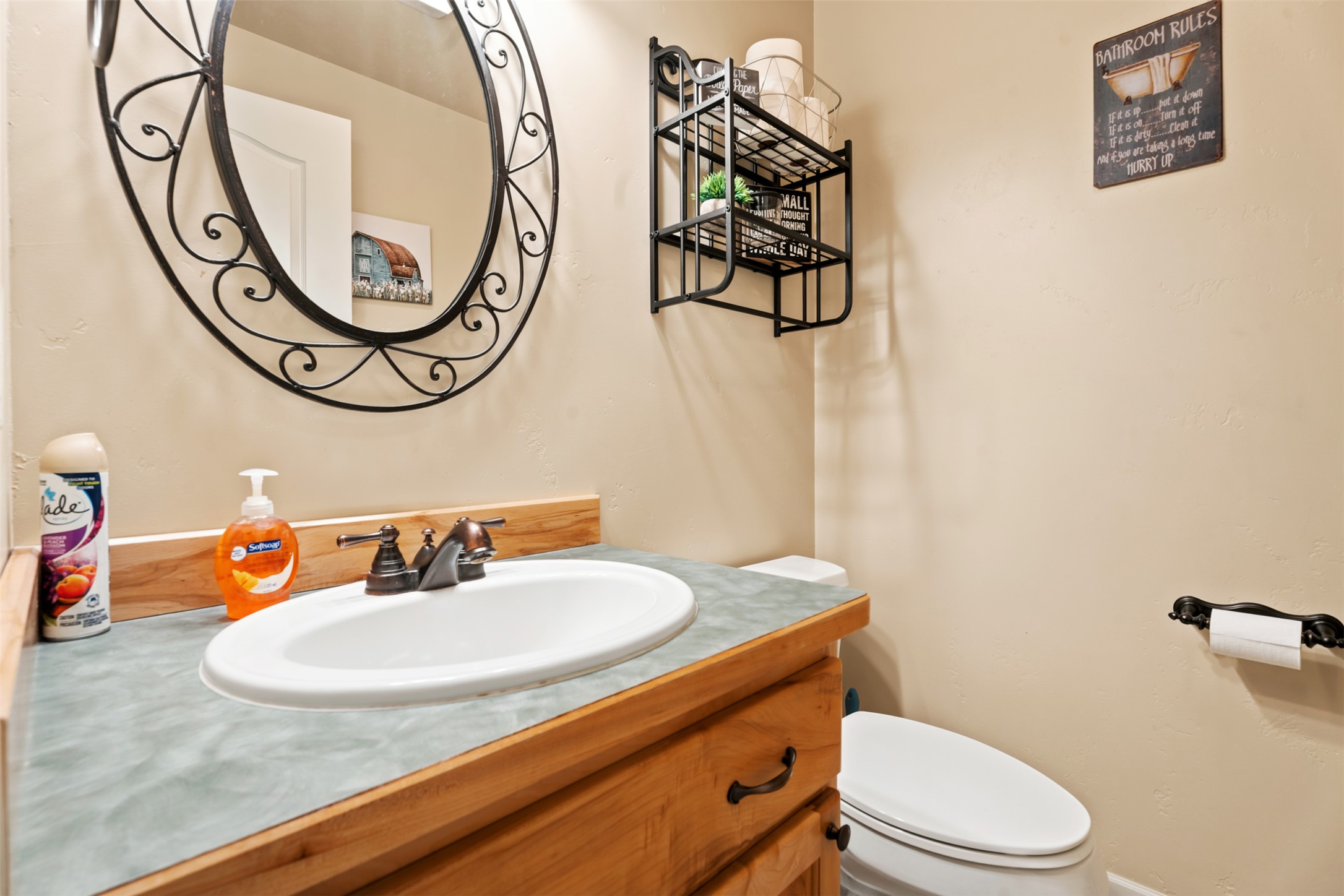 126 Jet Lane Property Photo 32