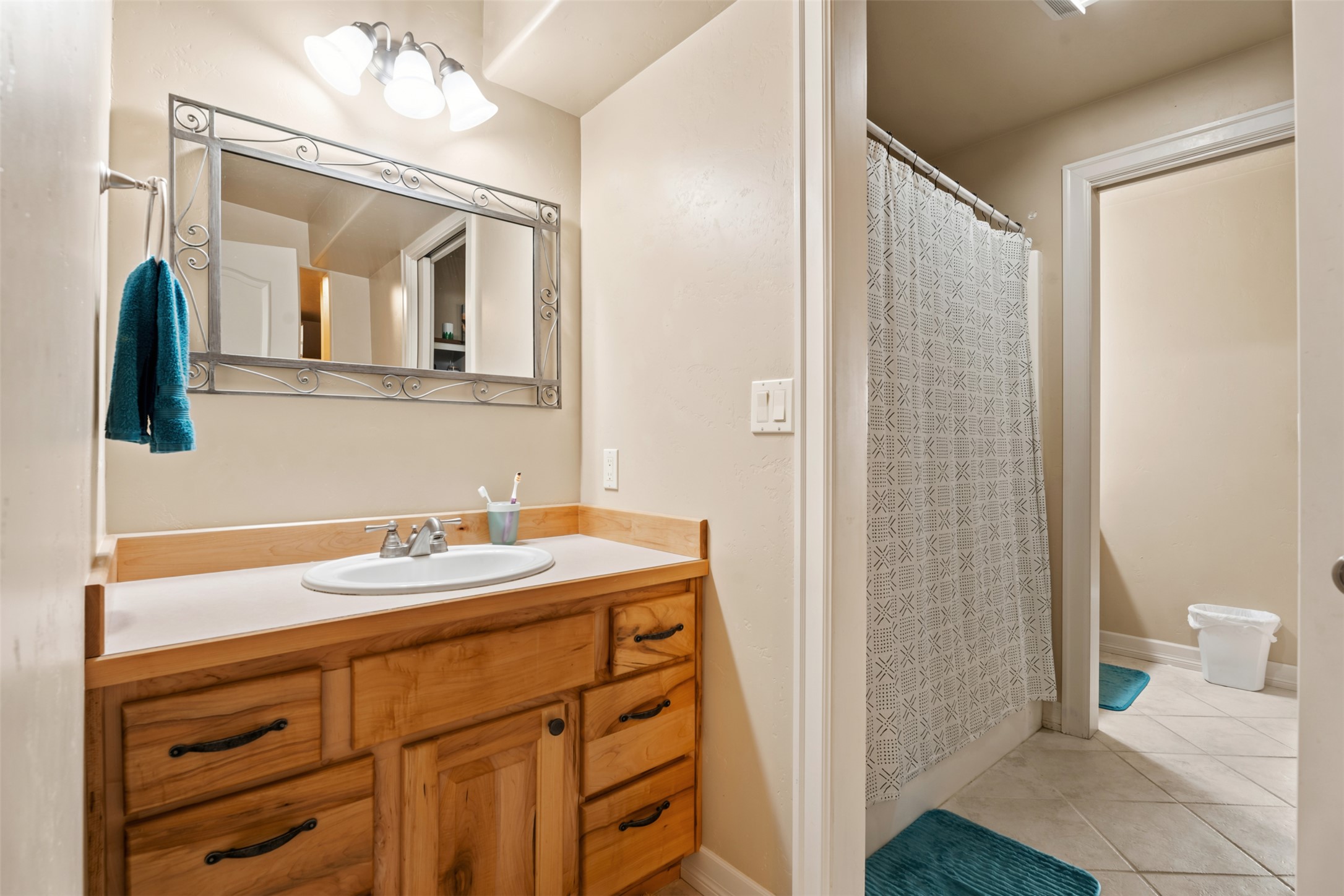 126 Jet Lane Property Photo 34