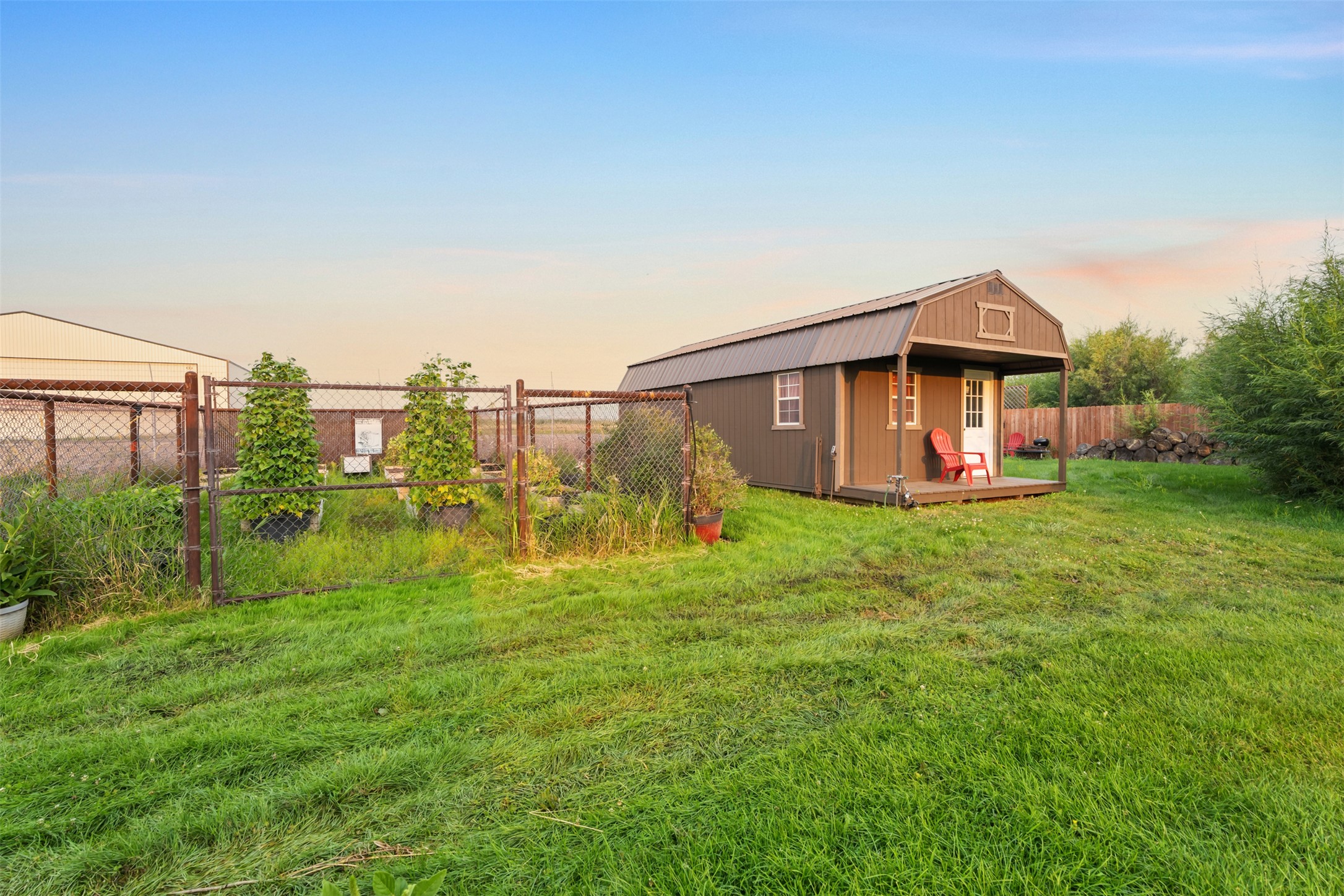 126 Jet Lane Property Photo 41