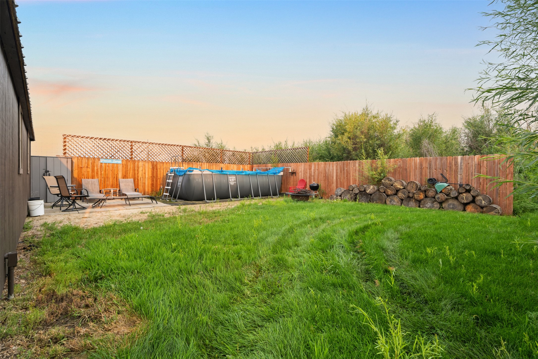 126 Jet Lane Property Photo 42