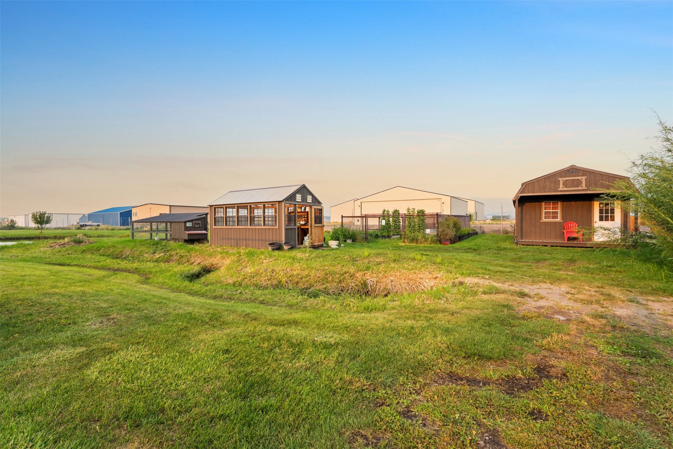 126 Jet Lane Property Photo 43