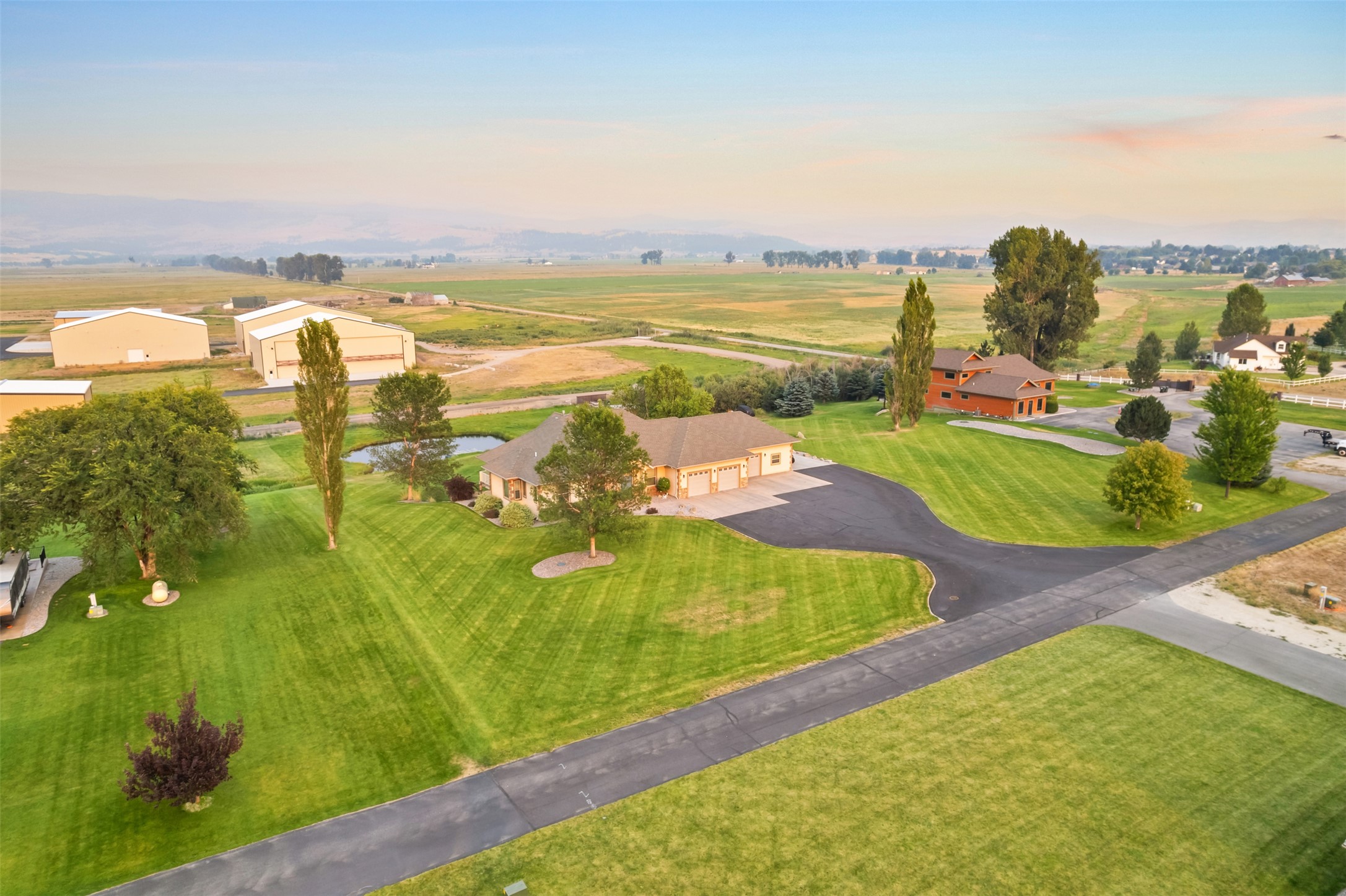 126 Jet Lane Property Photo 45