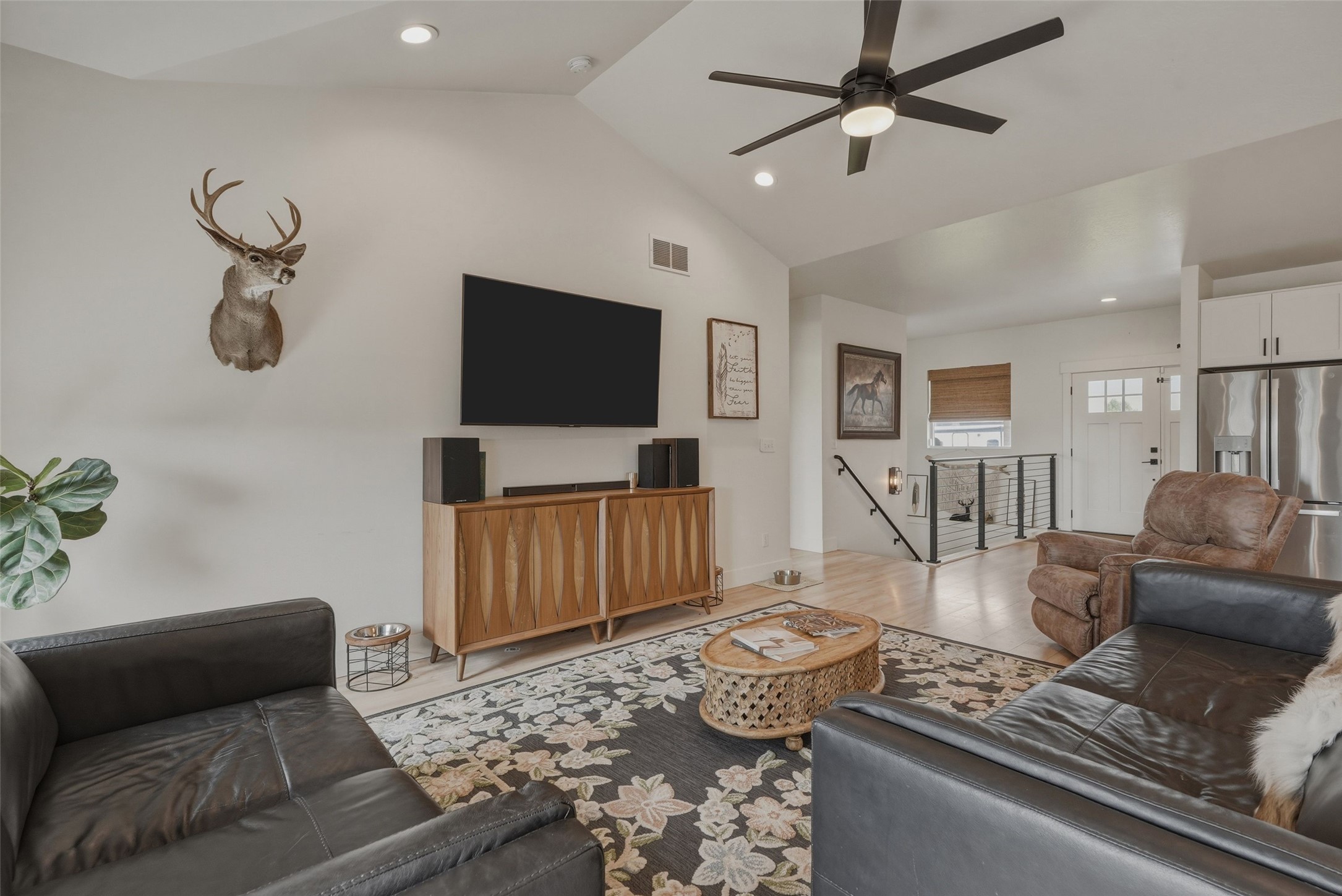8850 Snapdragon Drive Property Photo 14