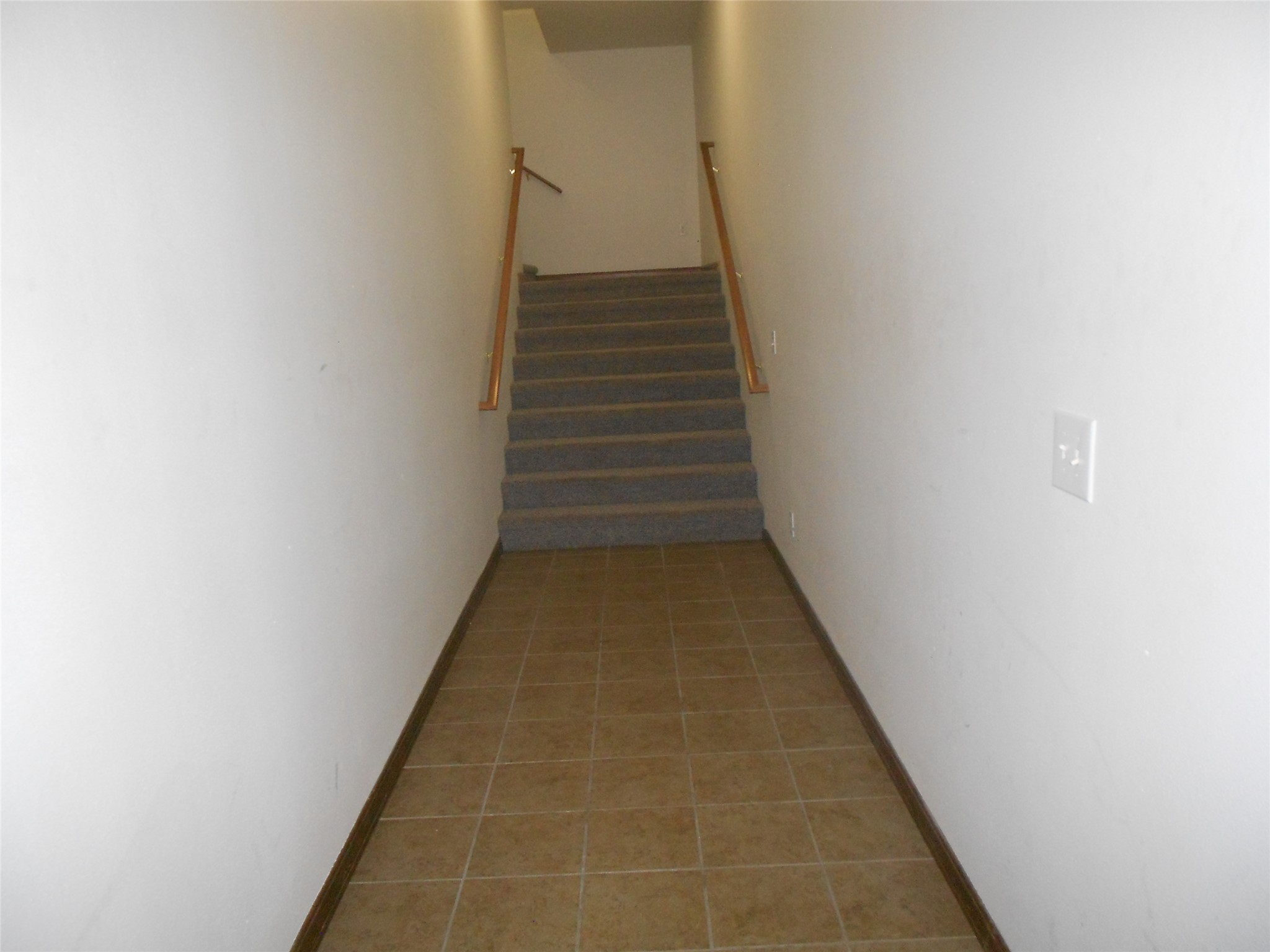529 W River Road Property Photo 12