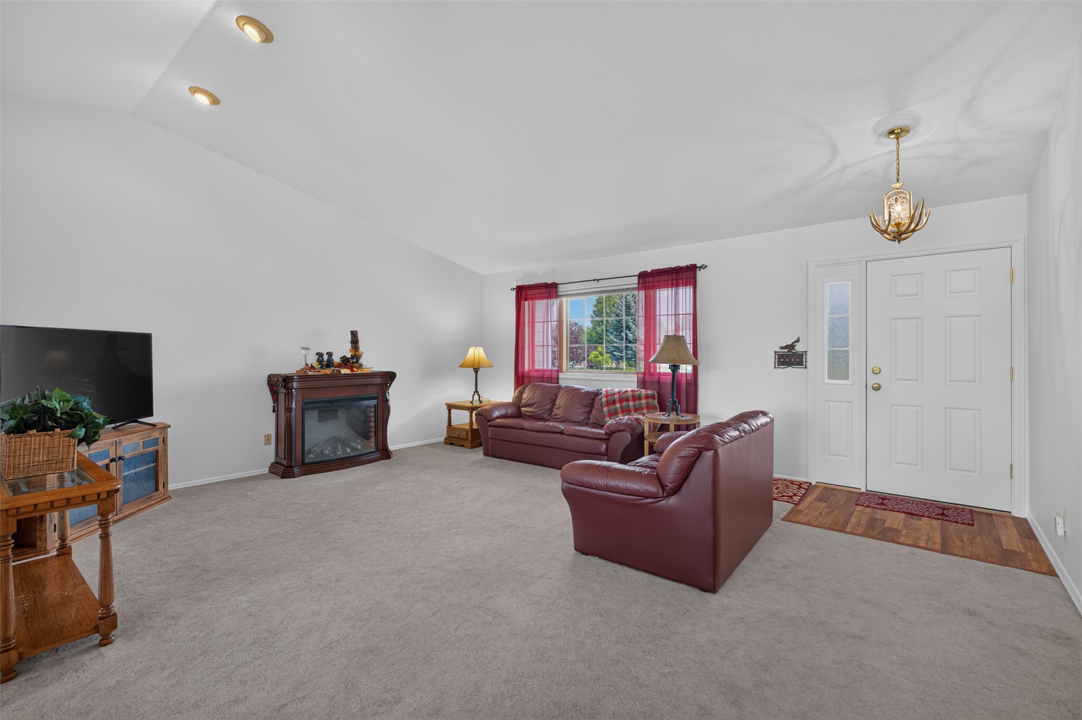 1659 Regal Drive Property Photo 8
