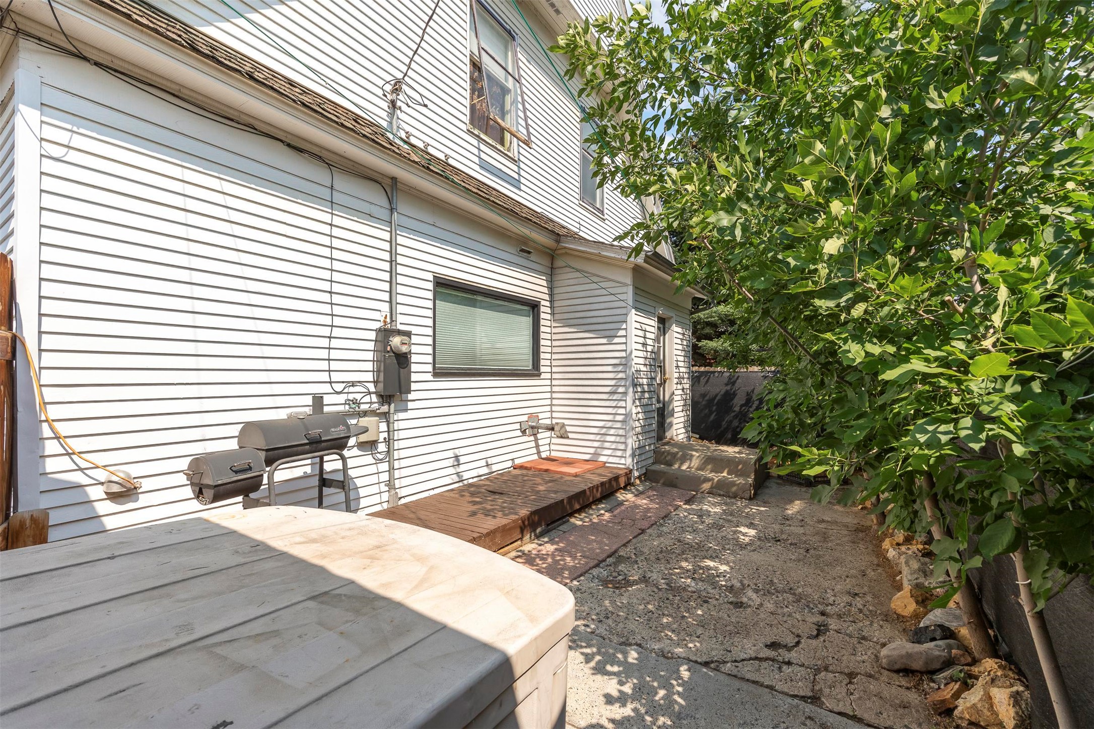 321 W 6th Street Property Photo 40