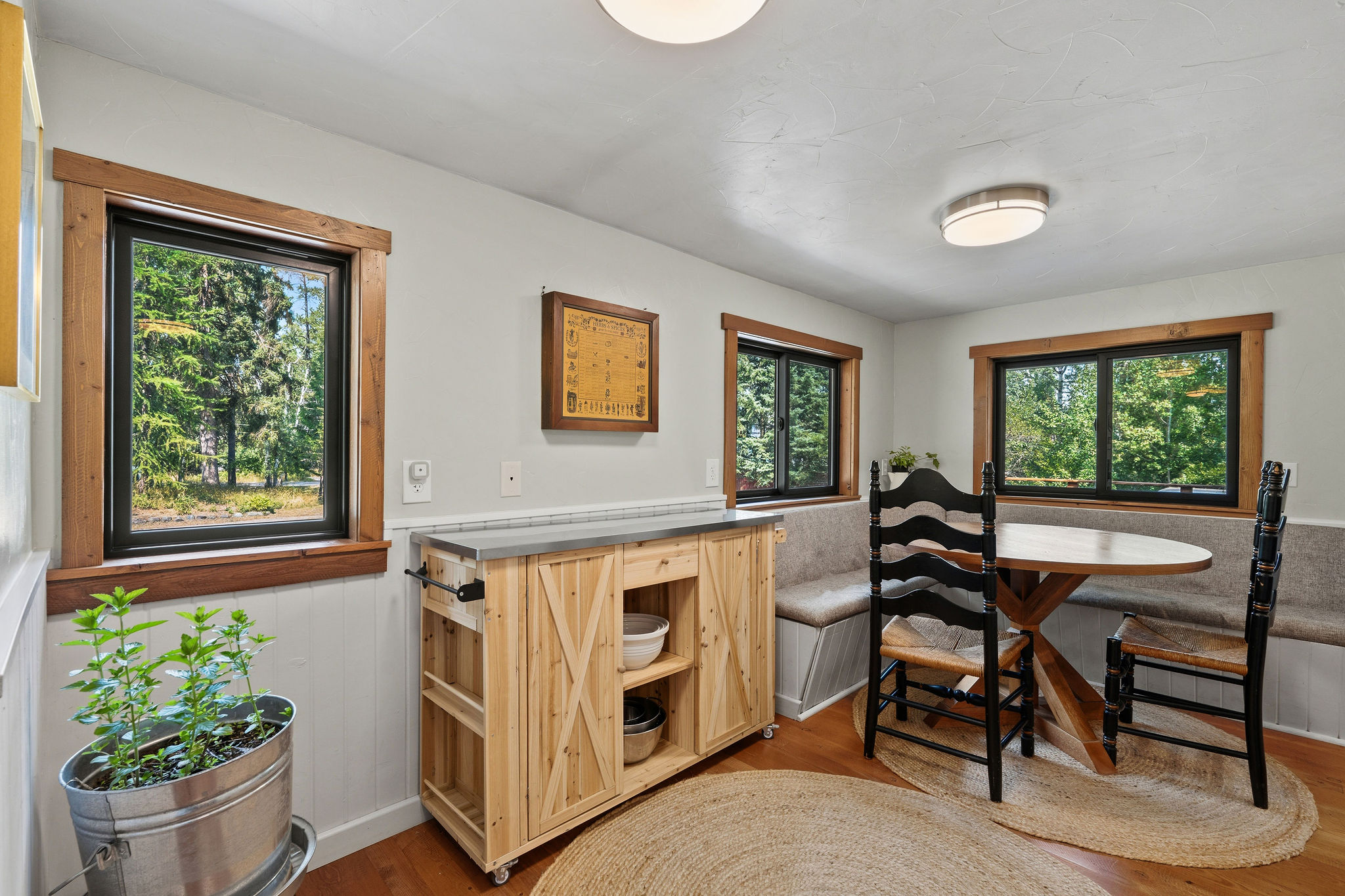 2045 Lion Mountain Road Property Photo 6