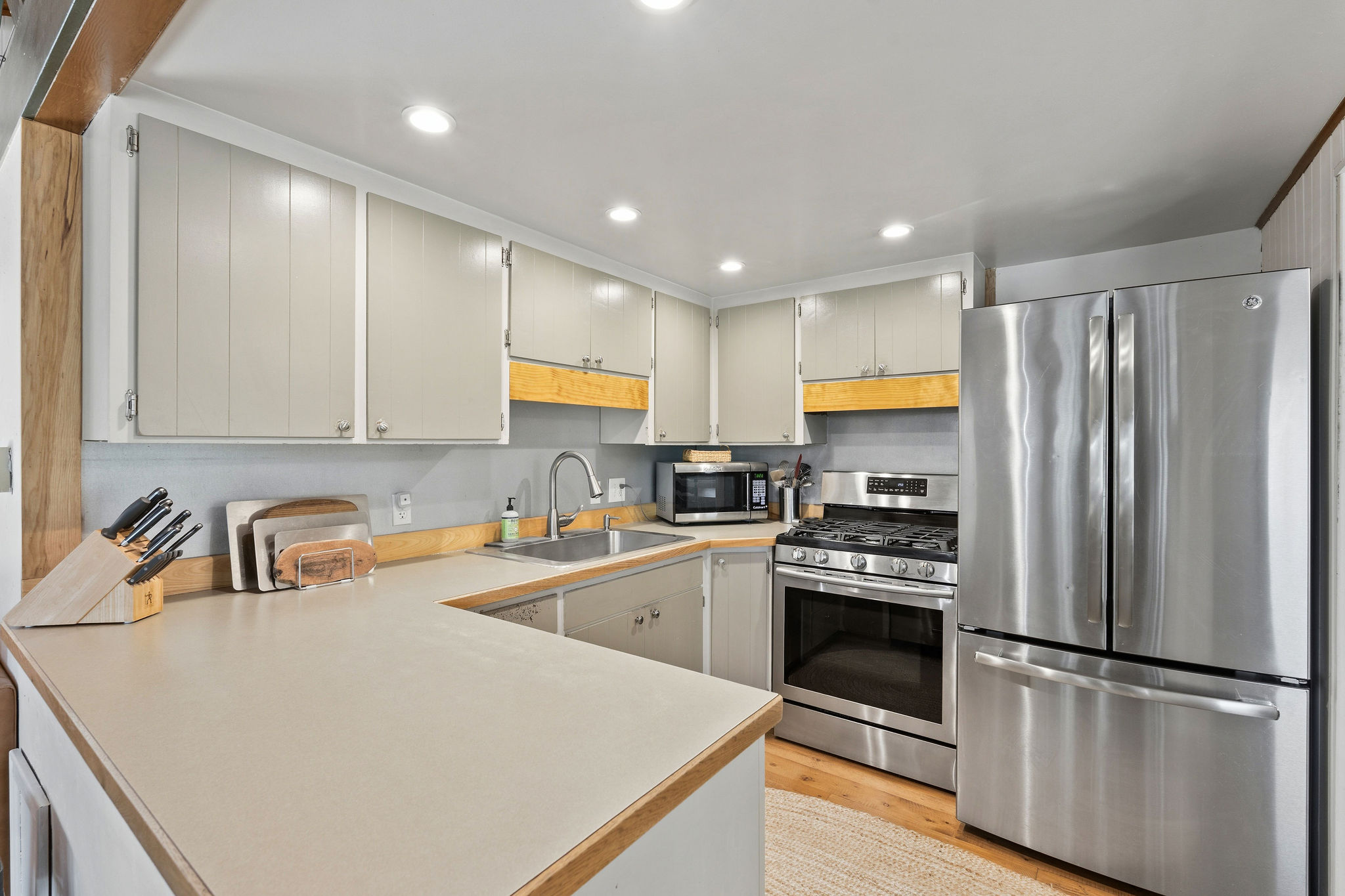 2045 Lion Mountain Road Property Photo 7