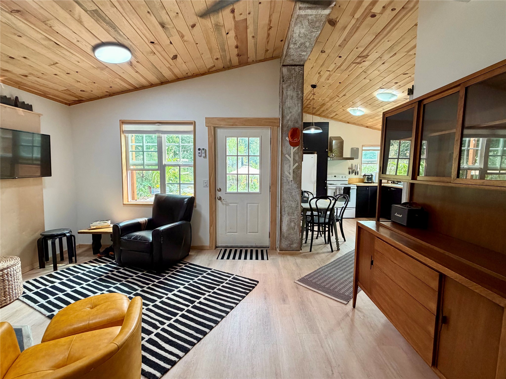 103 7th Street Property Photo 7