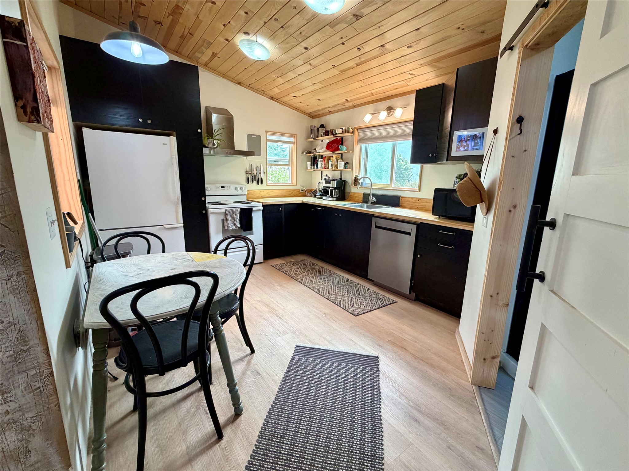 103 7th Street Property Photo 8
