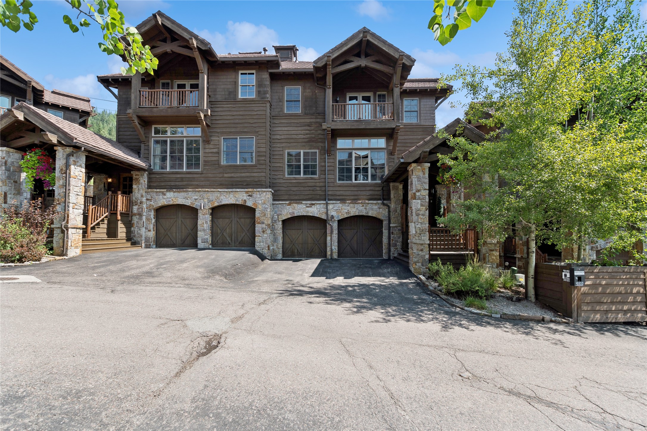 117 Slopeside Drive 8 Property Photo 2
