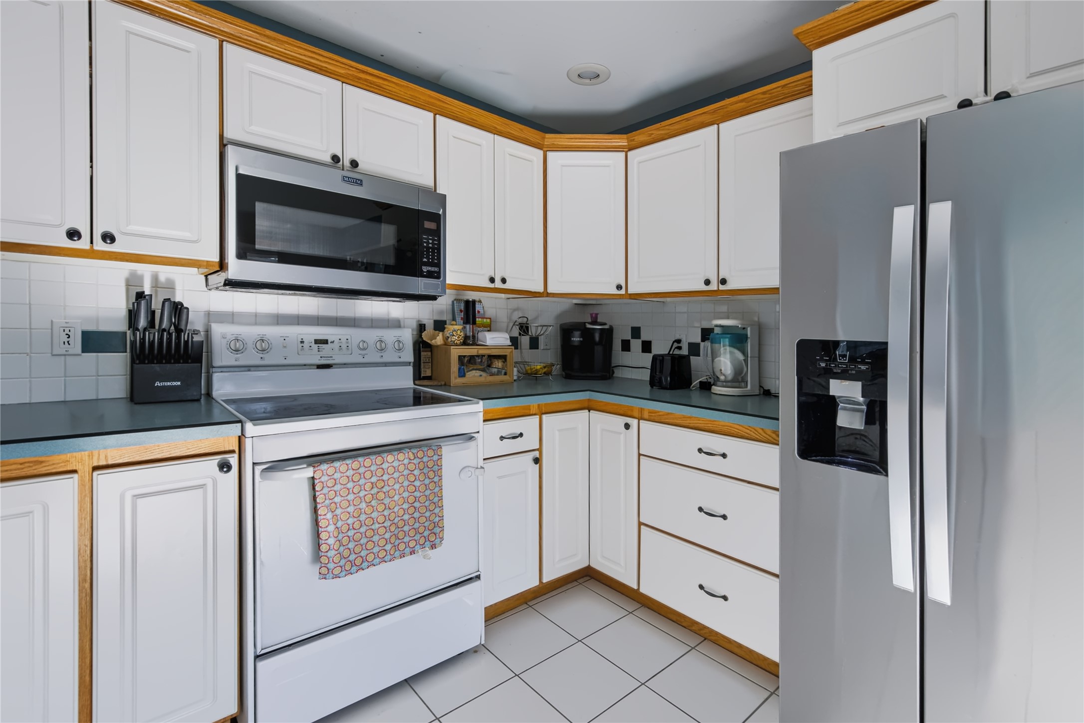 509 E Lewis Street Property Photo 7