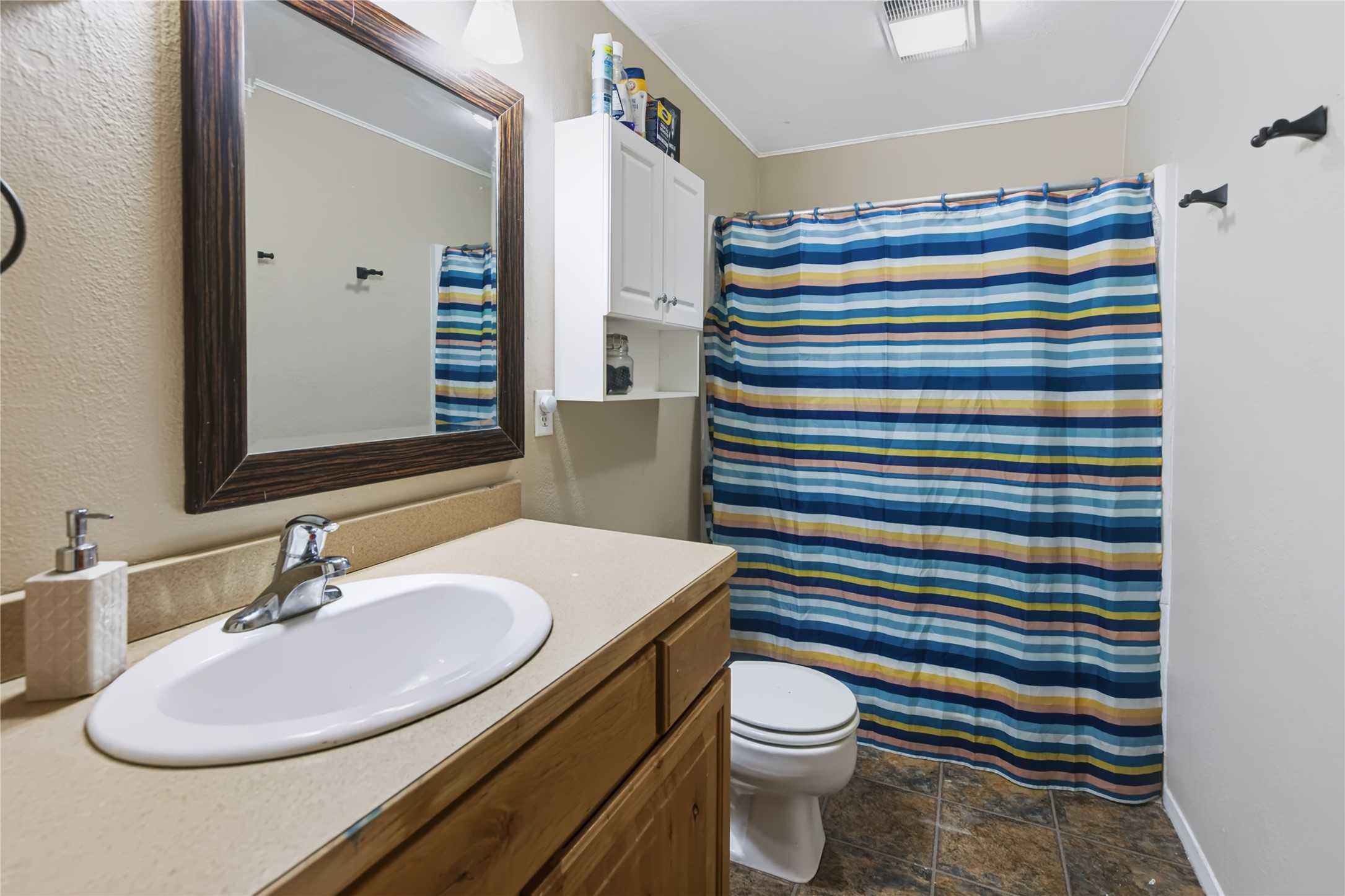 509 E Lewis Street Property Photo 17