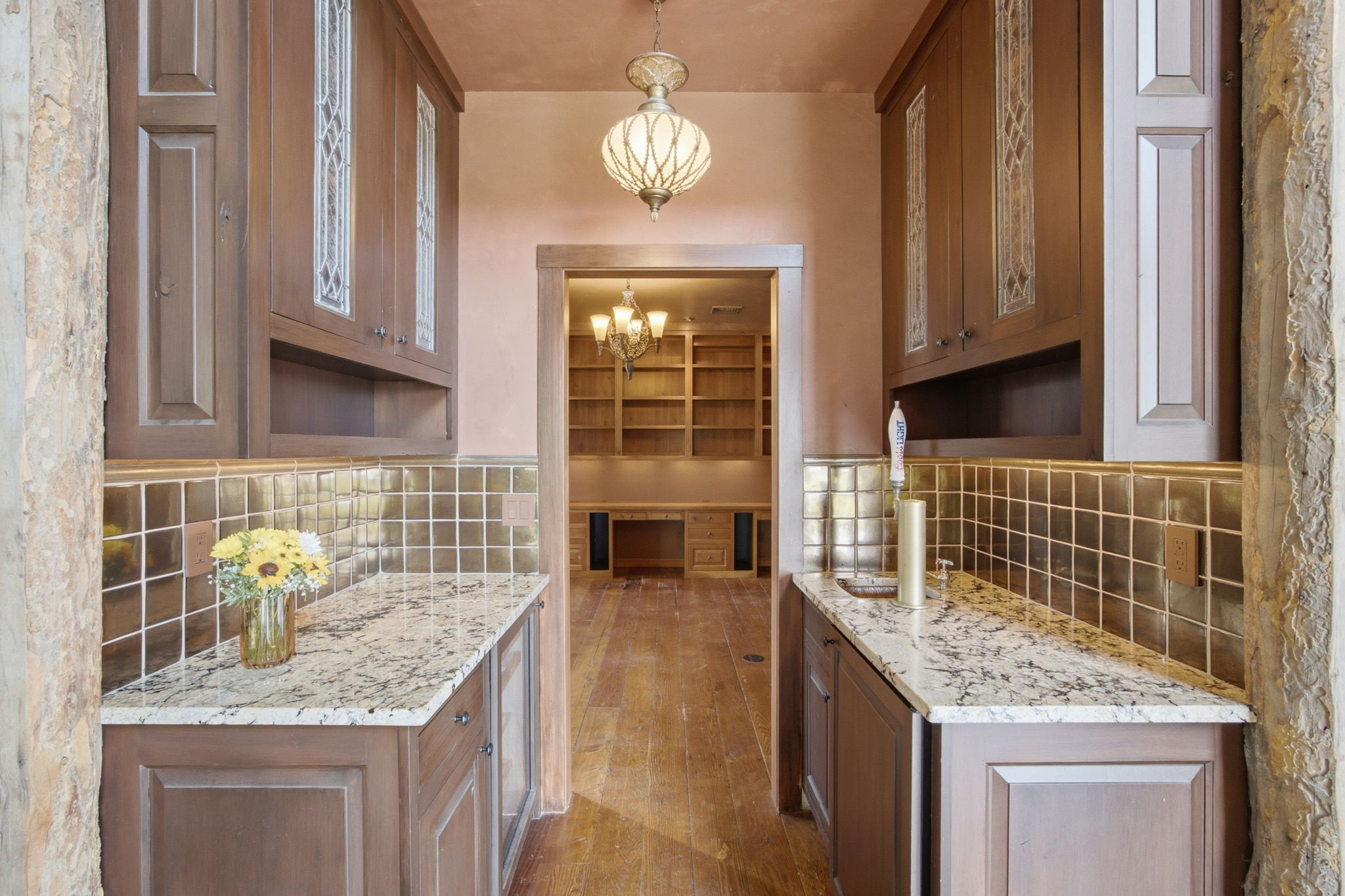 500 Lovers Lane Property Photo 14