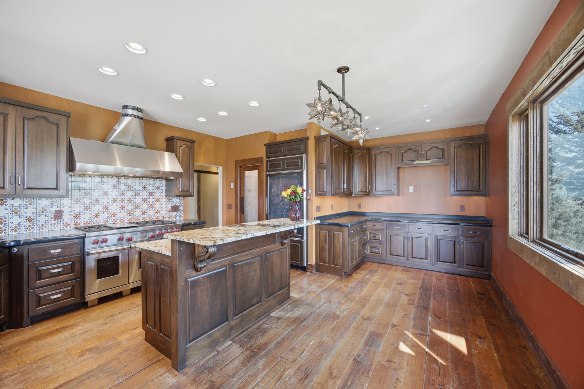 500 Lovers Lane Property Photo 16
