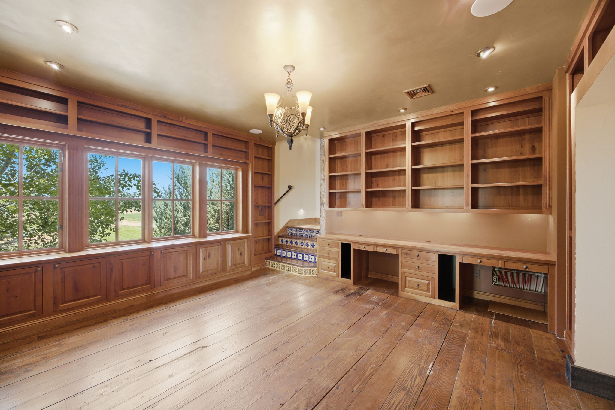 500 Lovers Lane Property Photo 22