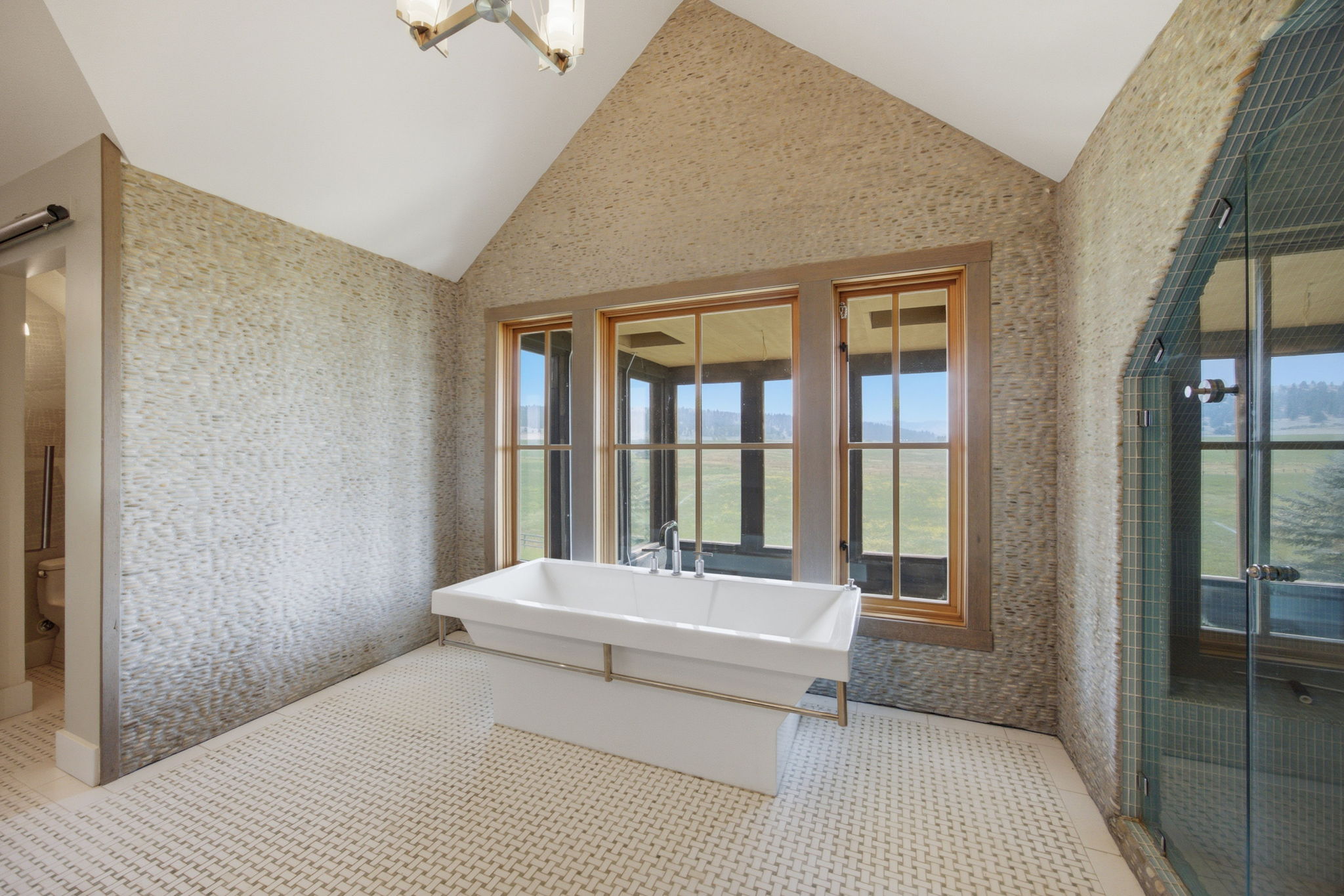 500 Lovers Lane Property Photo 27