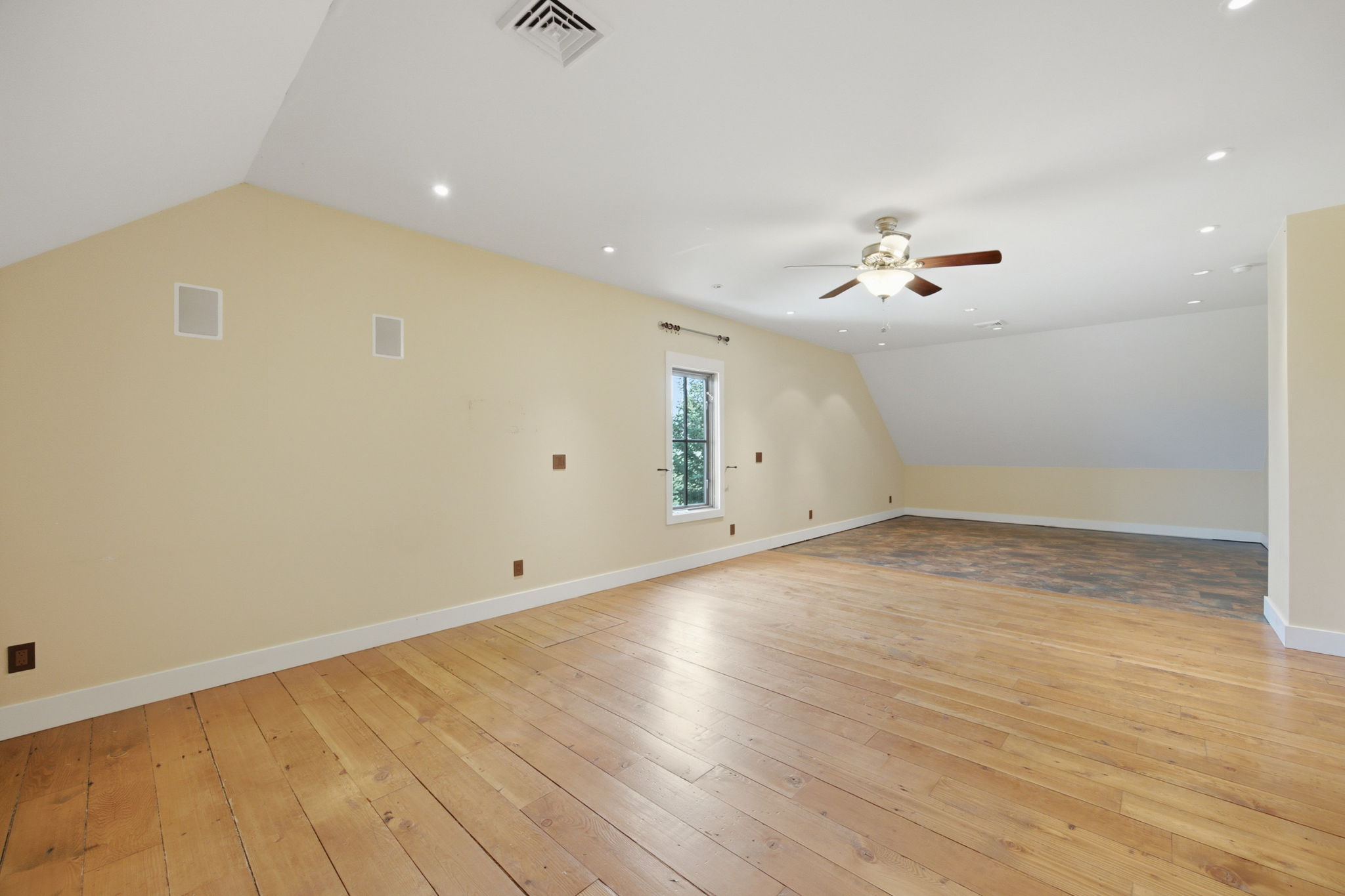 500 Lovers Lane Property Photo 28