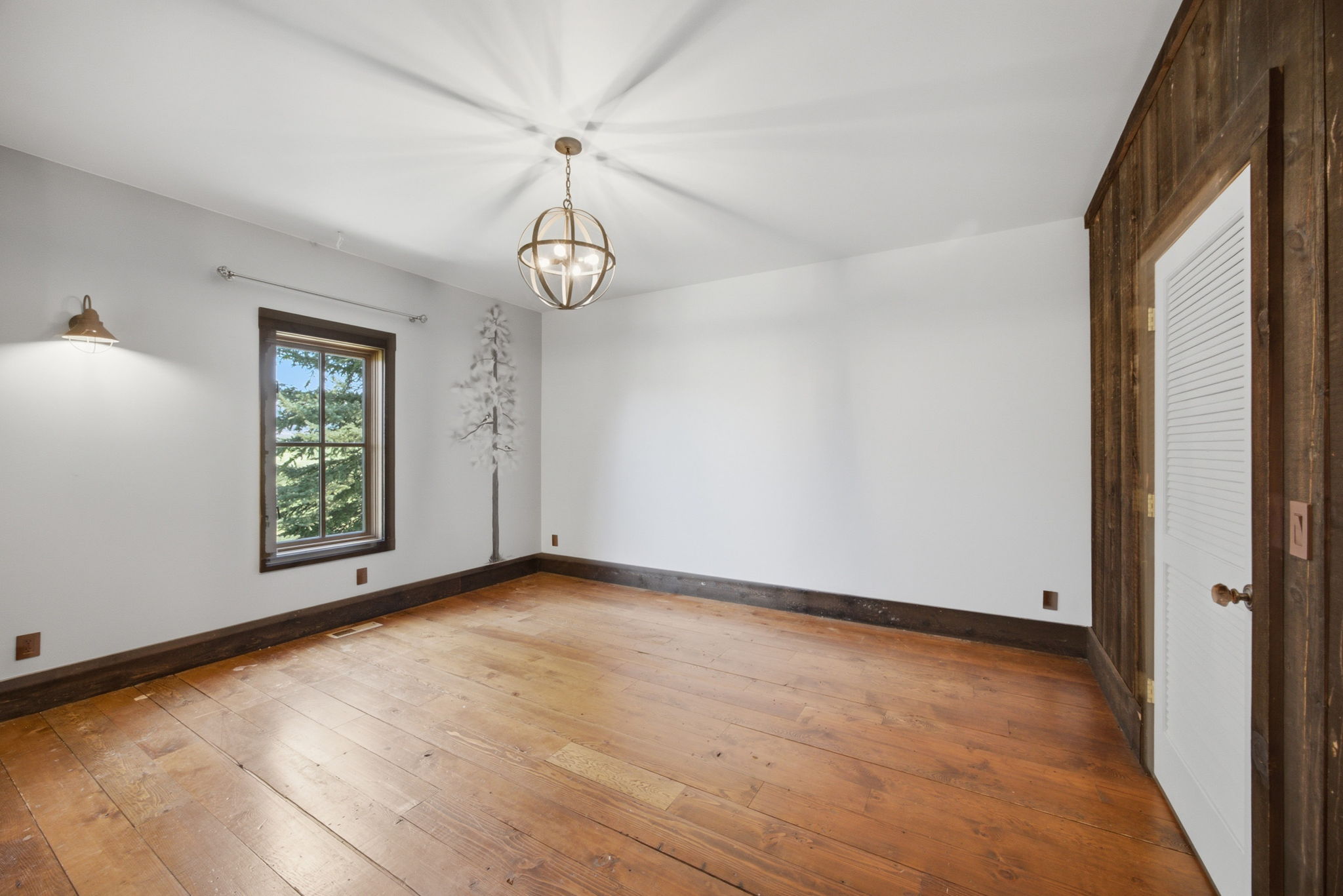 500 Lovers Lane Property Photo 29