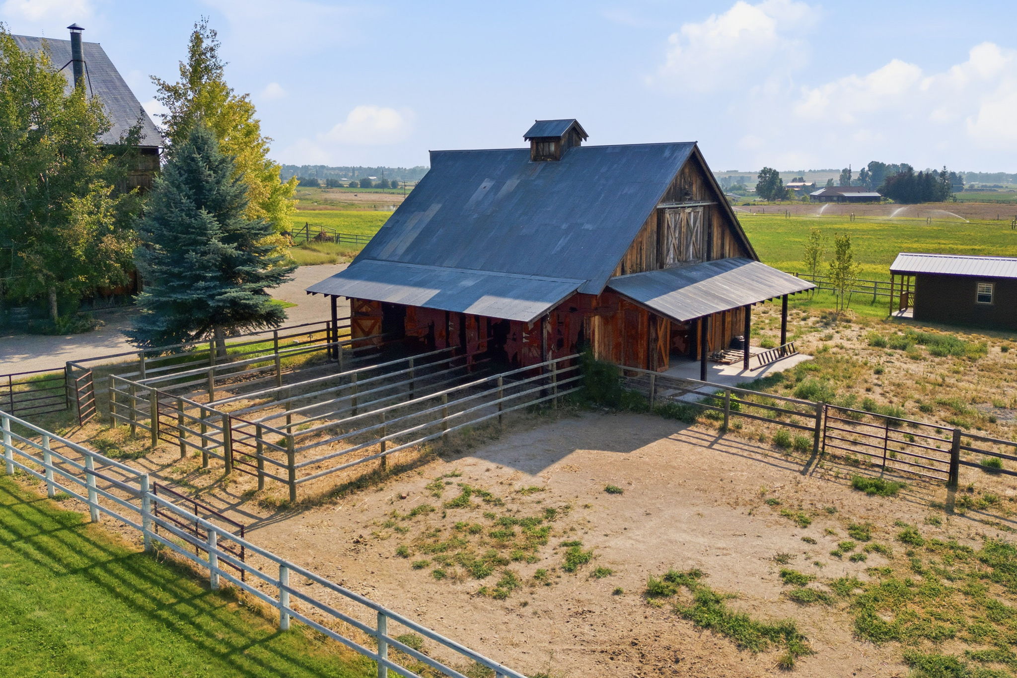 500 Lovers Lane Property Photo 39