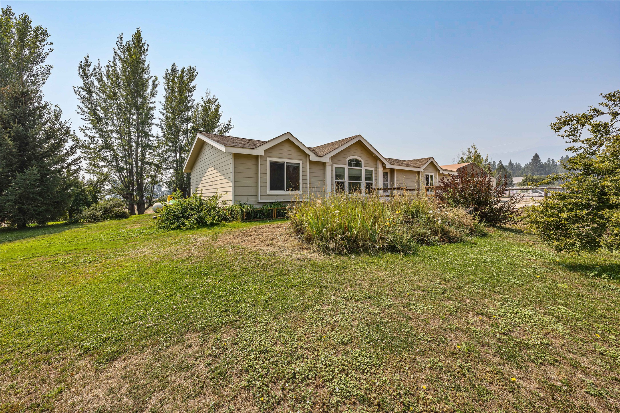 5122 Hoblitt Lane N Property Photo 2