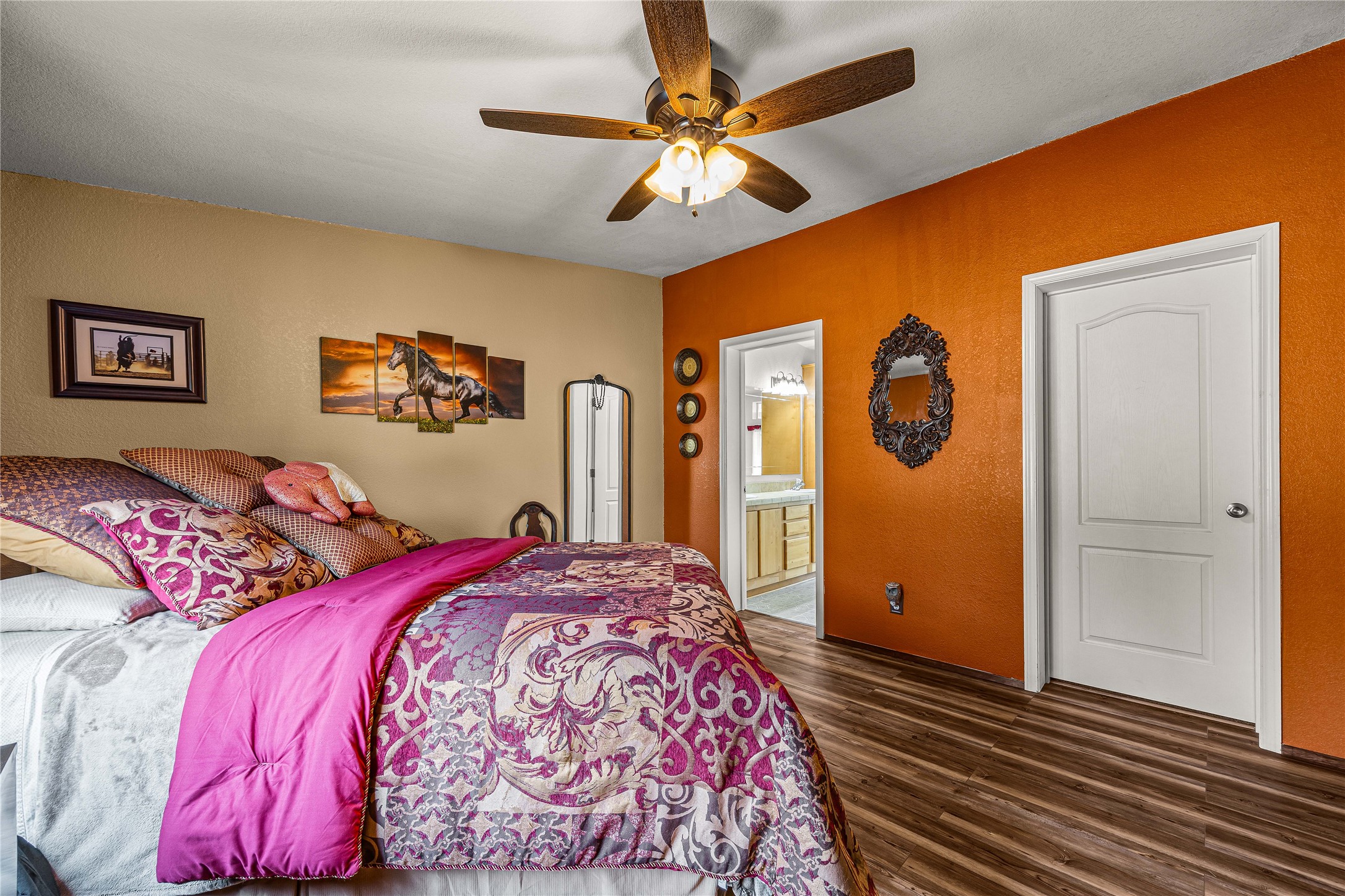 5122 Hoblitt Lane N Property Photo 8