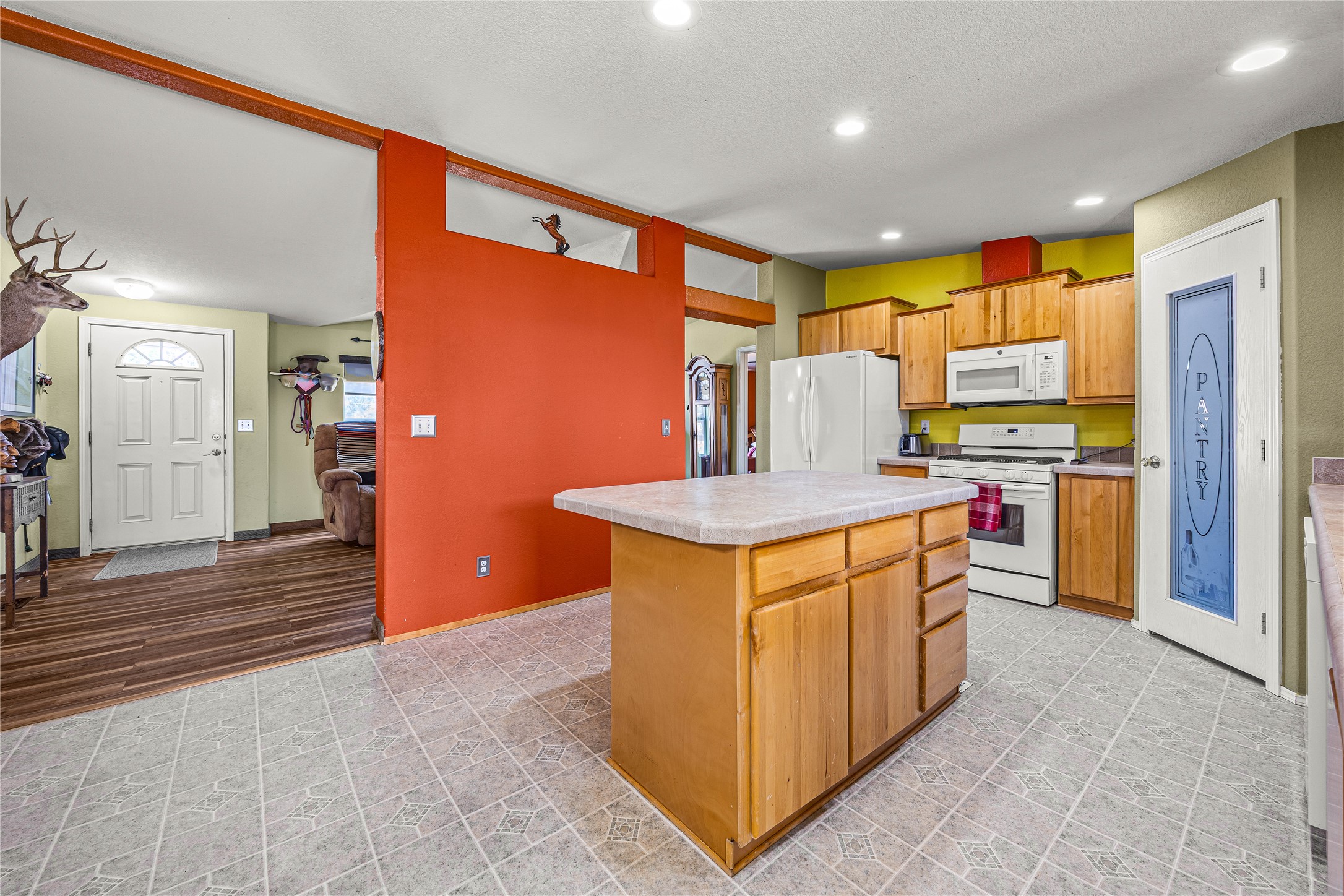 5122 Hoblitt Lane N Property Photo 14