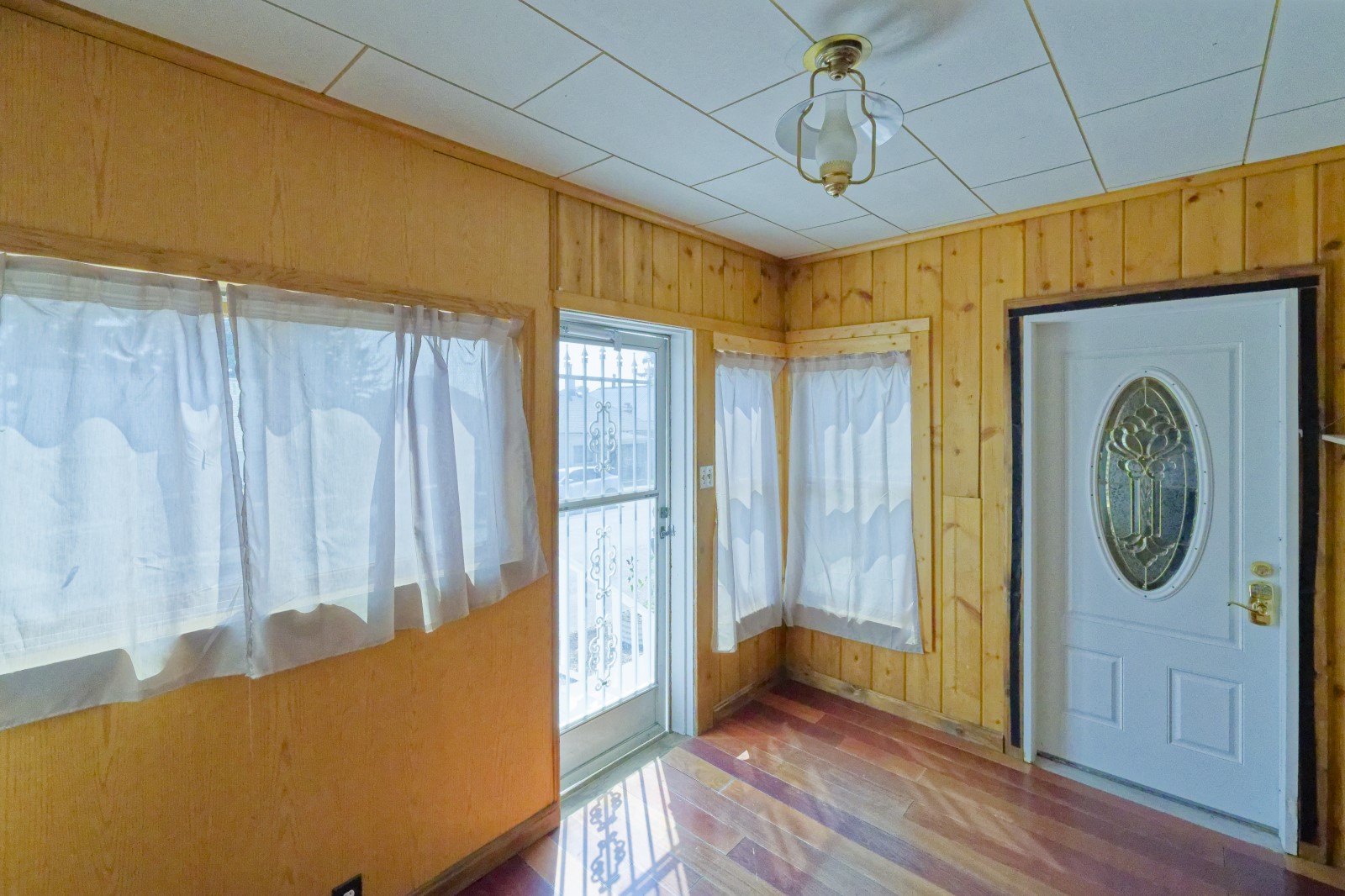 935 Hornet Street Property Photo 2