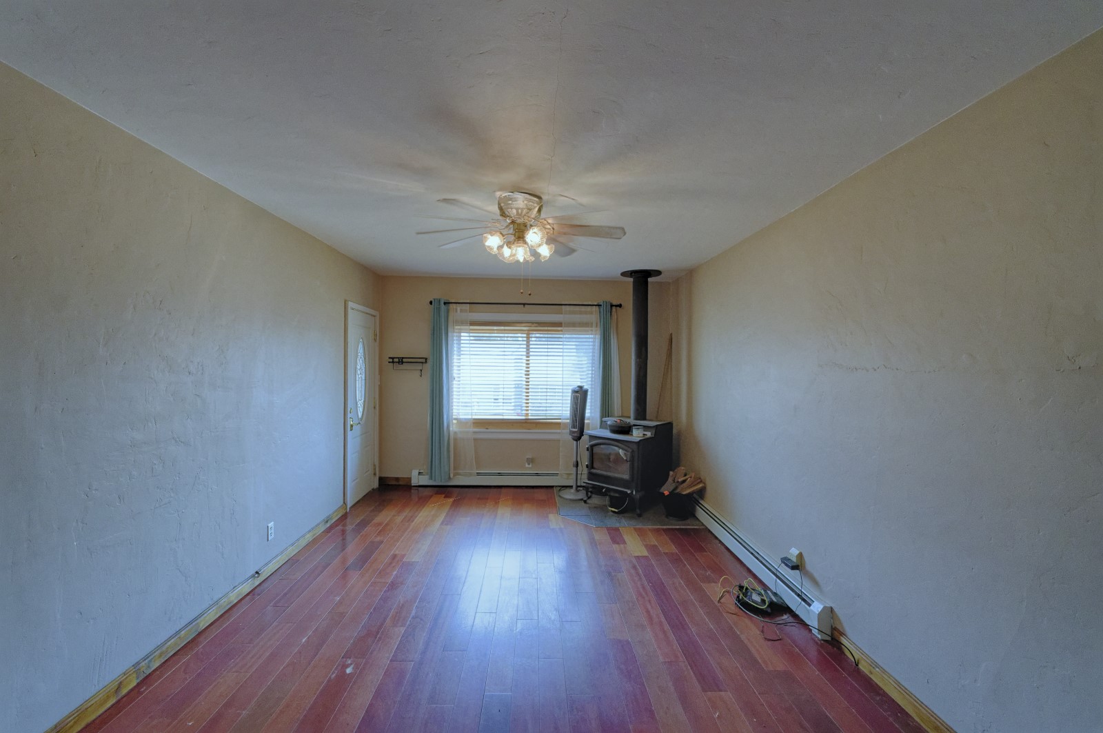 935 Hornet Street Property Photo 3