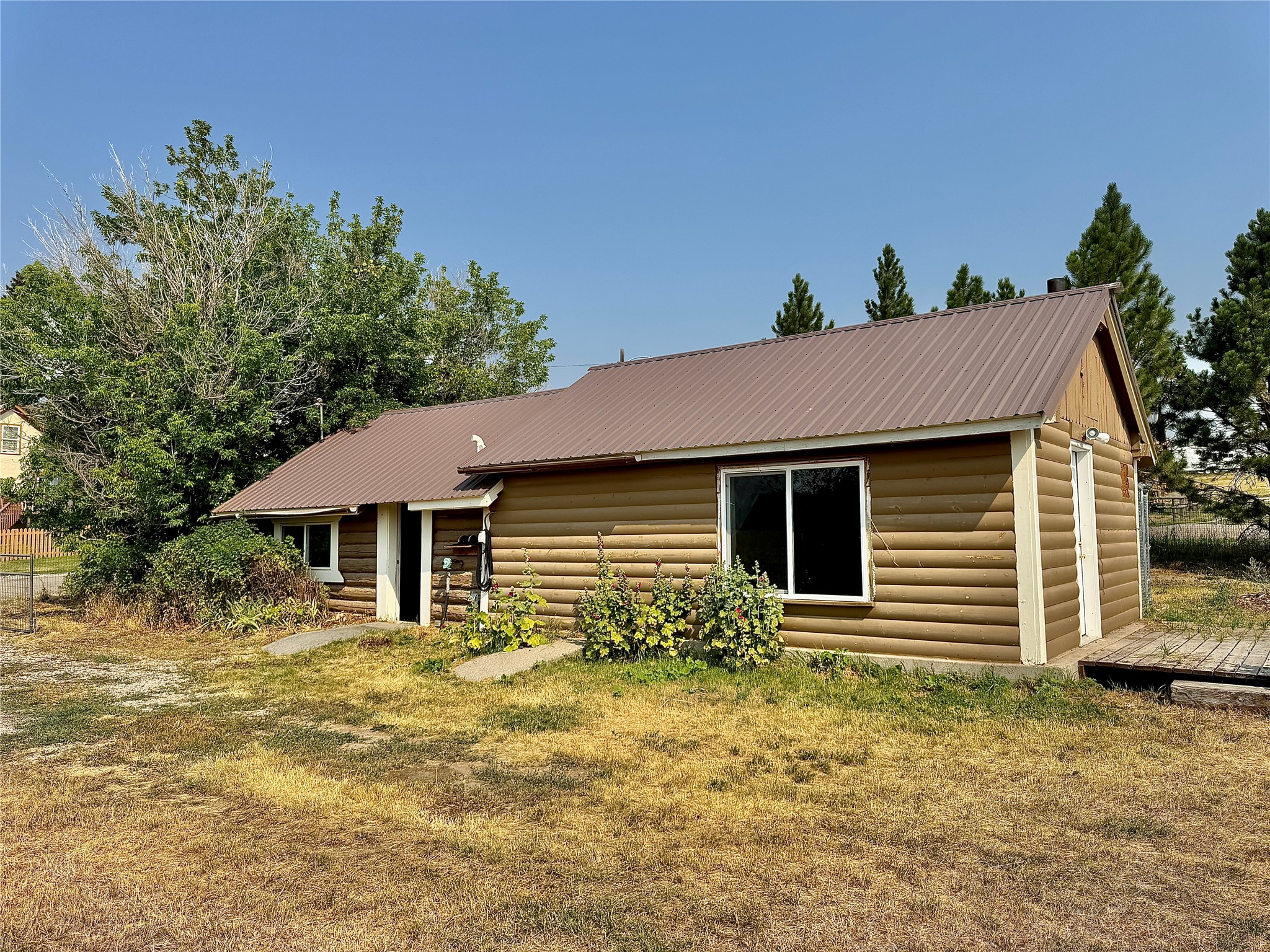 400 E Larime Street Property Photo 1