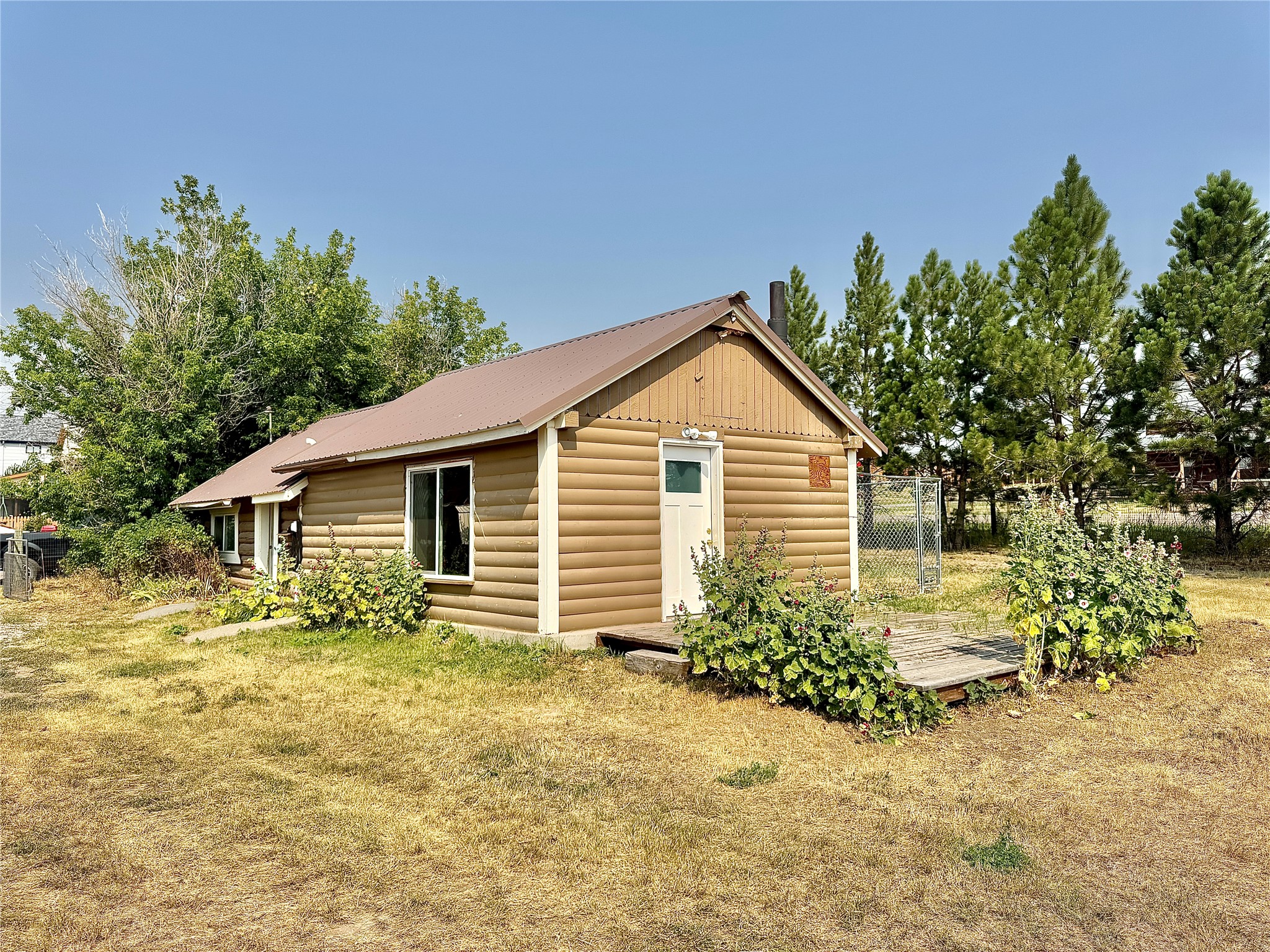 400 E Larime Street Property Photo 2