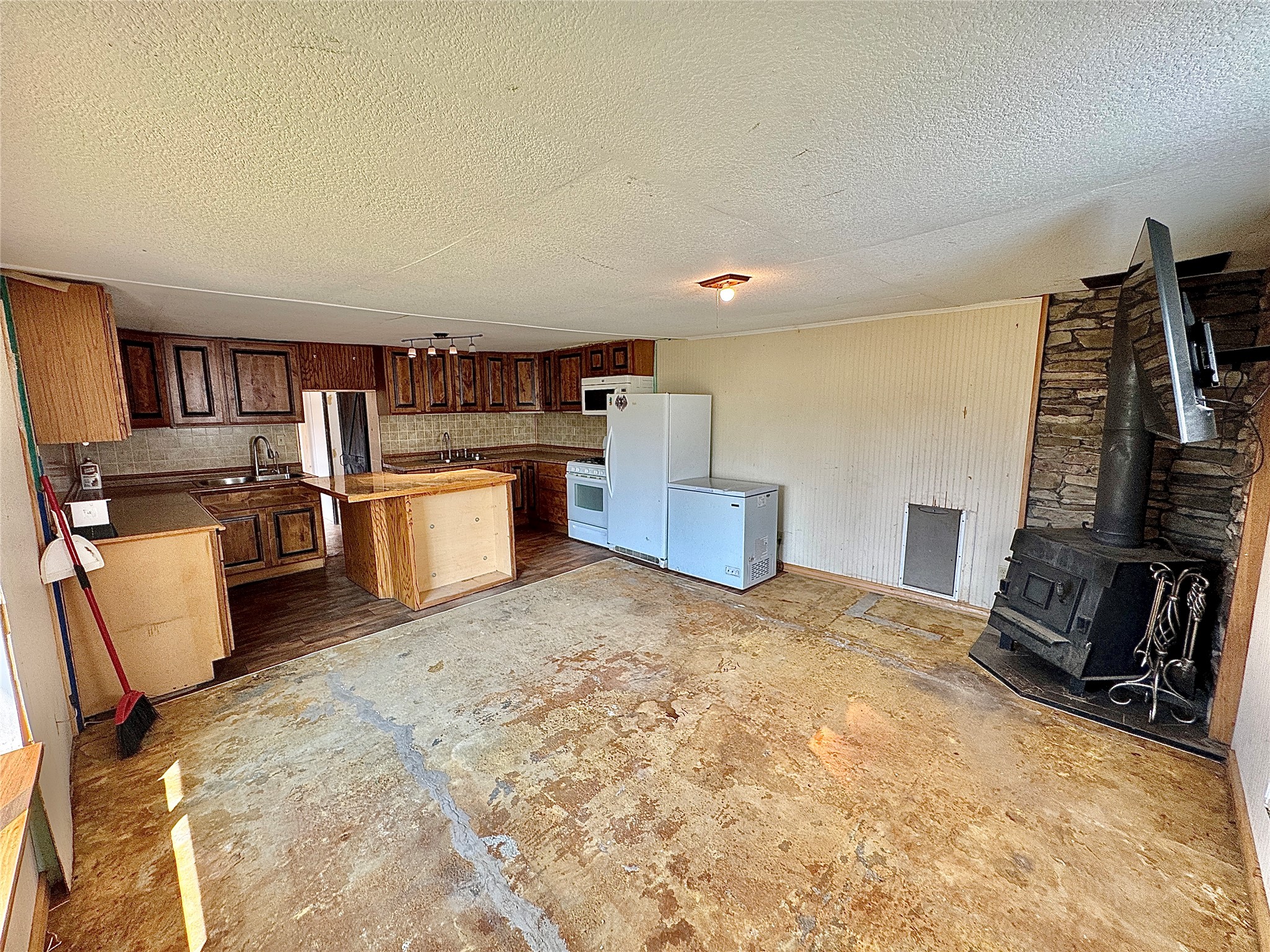 400 E Larime Street Property Photo 11