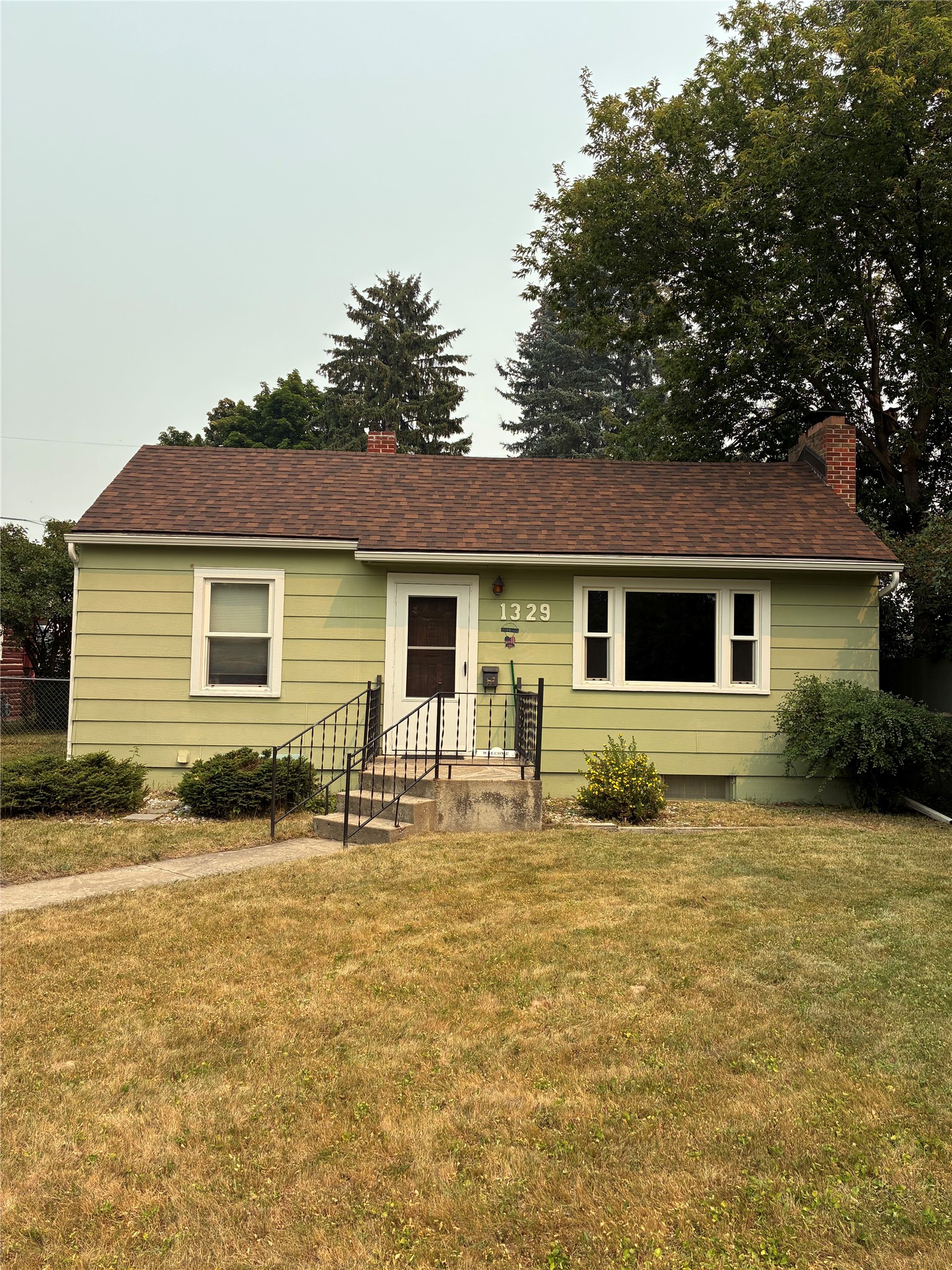 1329 7th Avenue E Property Photo 1