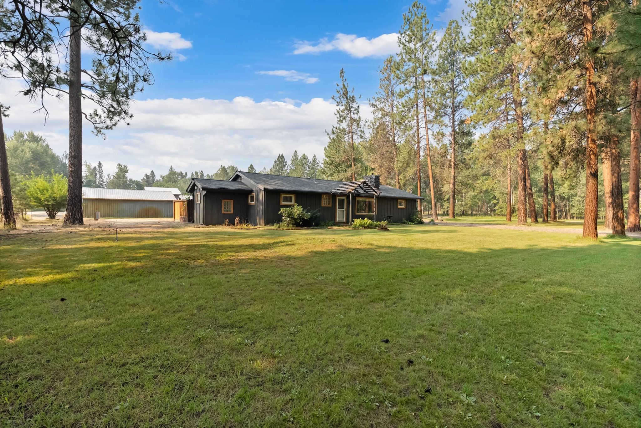 4725 E Carlton Creek Road Property Photo 2