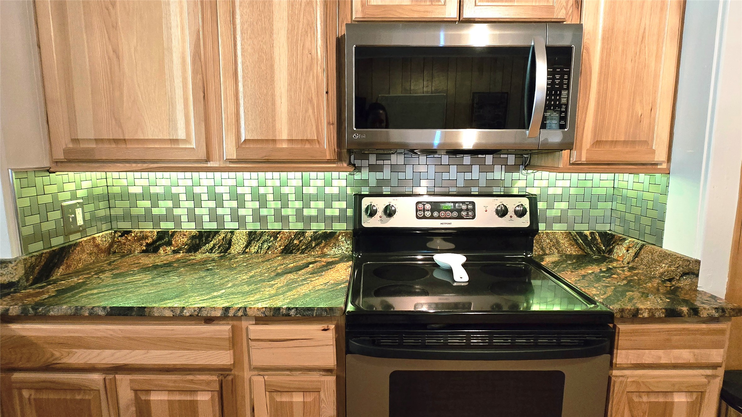 12 Cascade Avenue Property Photo 9